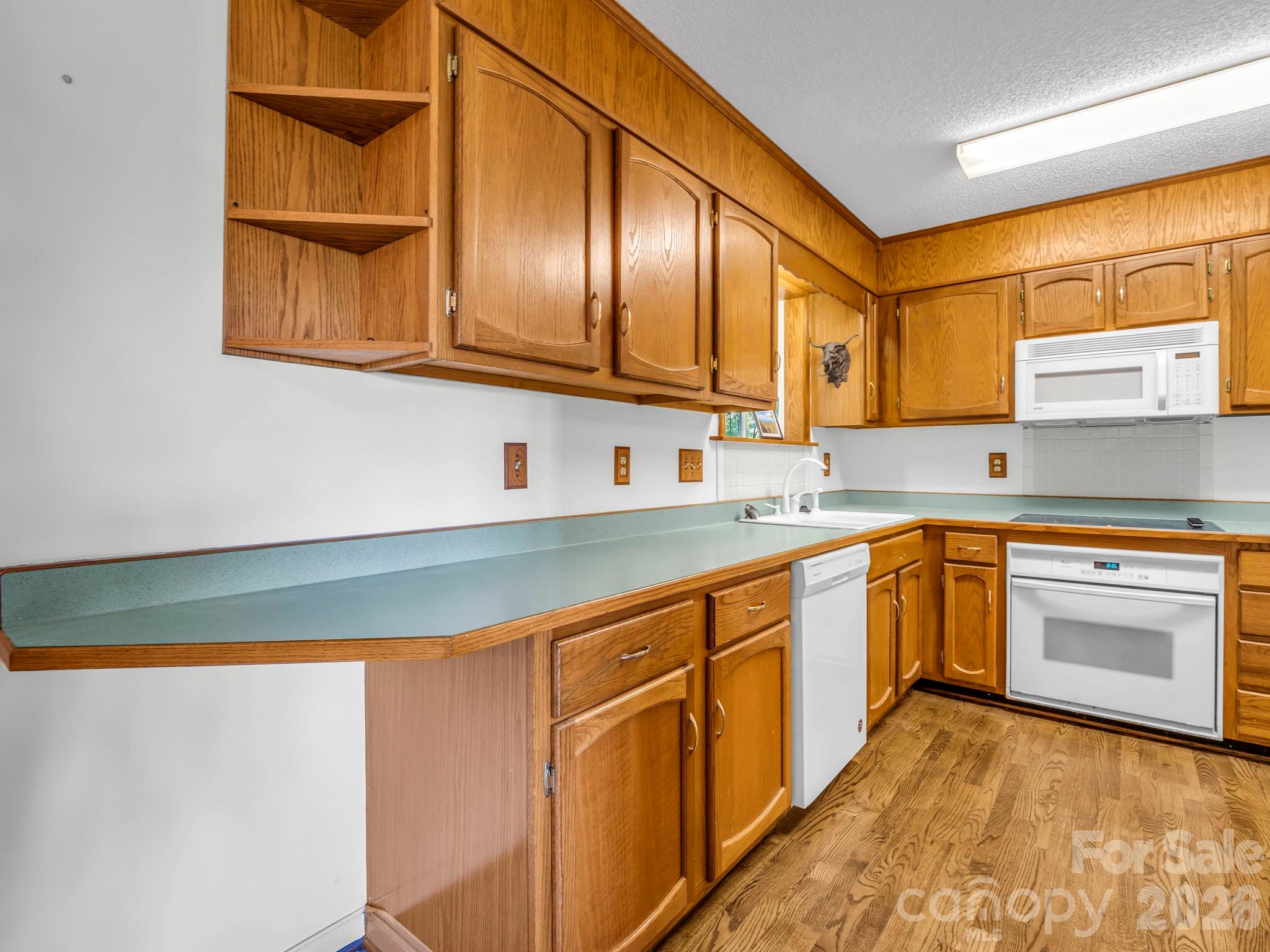 122 Birchwood Drive — Hendersonville