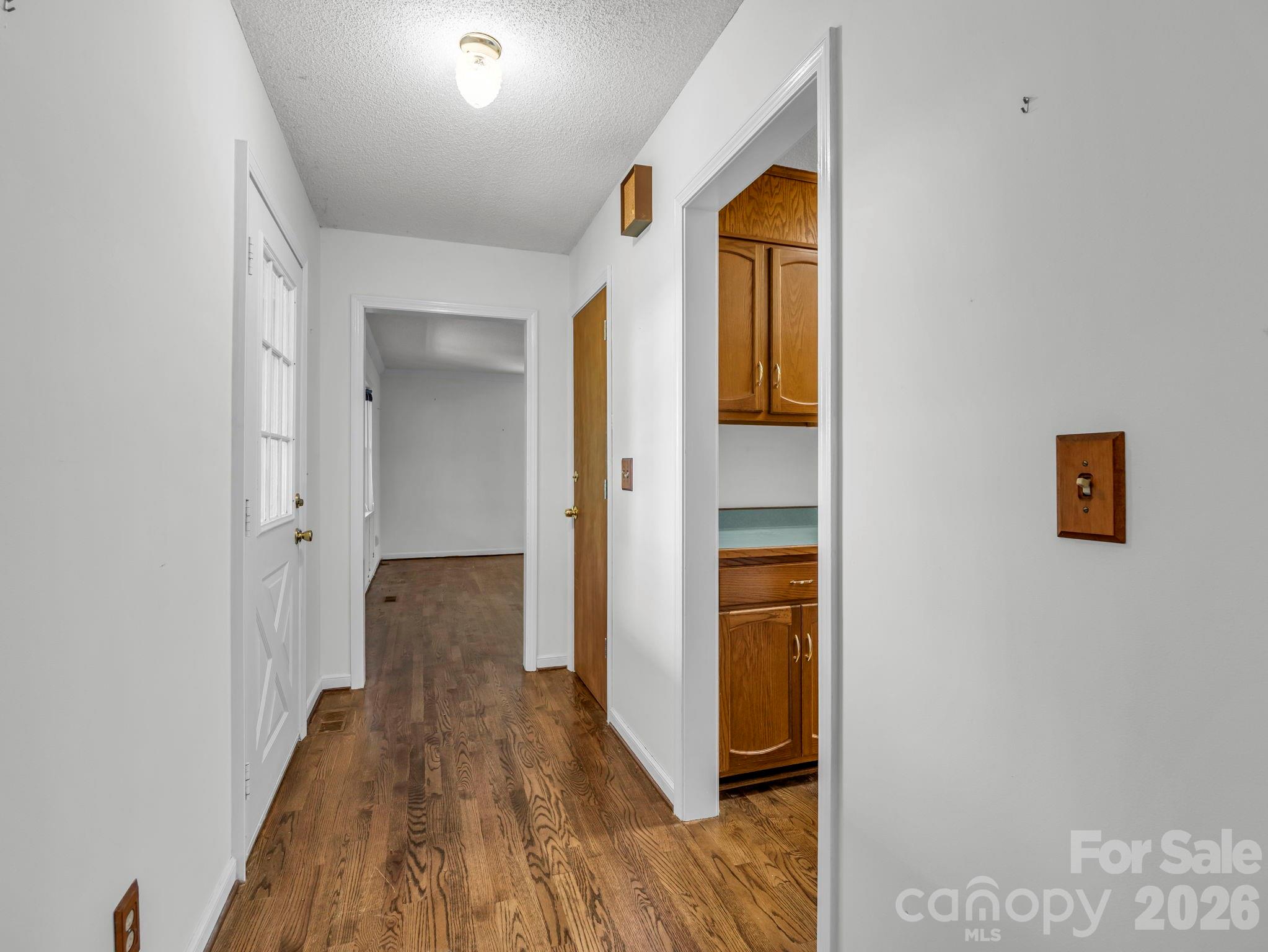 122 Birchwood Drive — Hendersonville