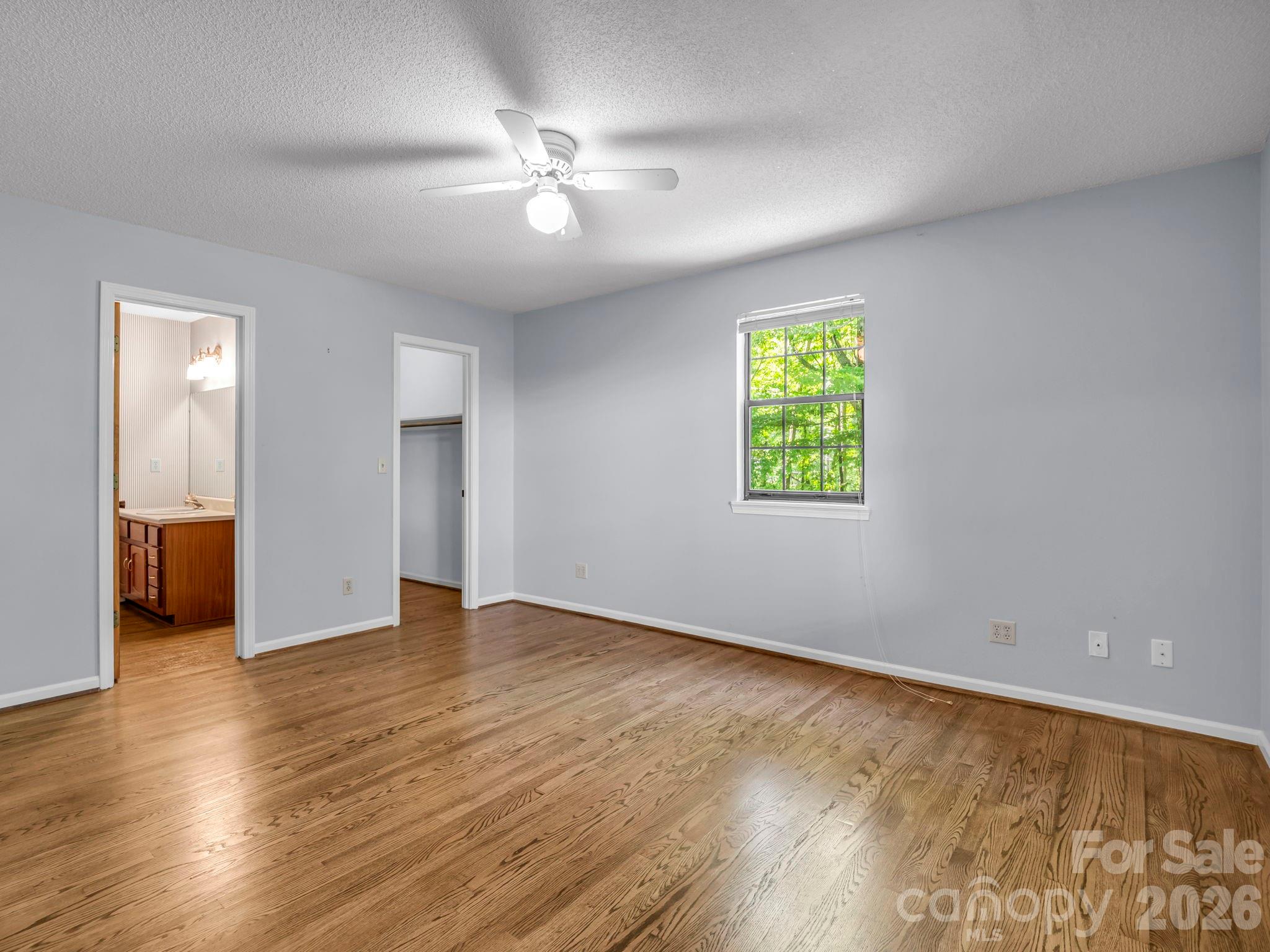 122 Birchwood Drive — Hendersonville