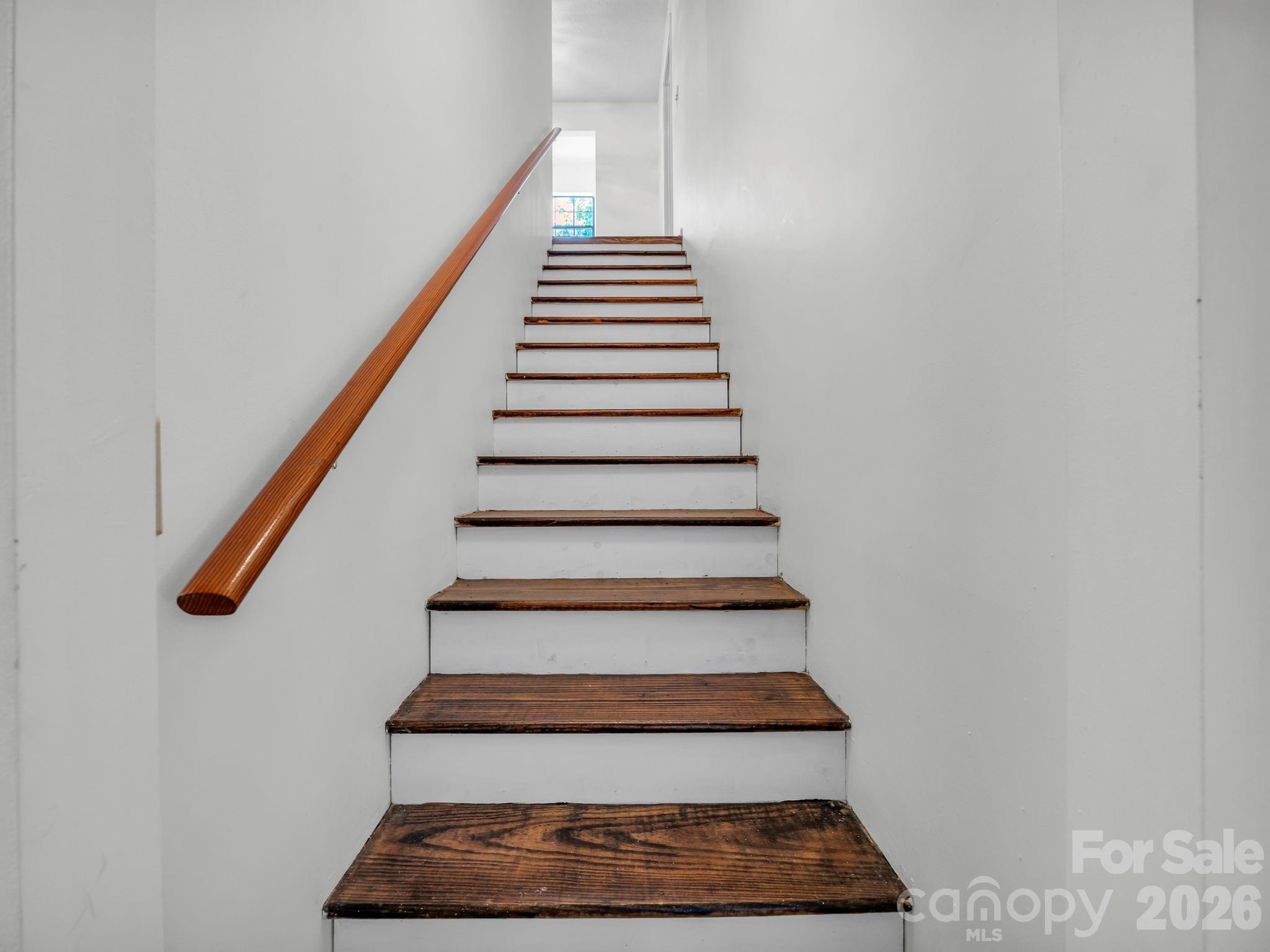 122 Birchwood Drive — Hendersonville