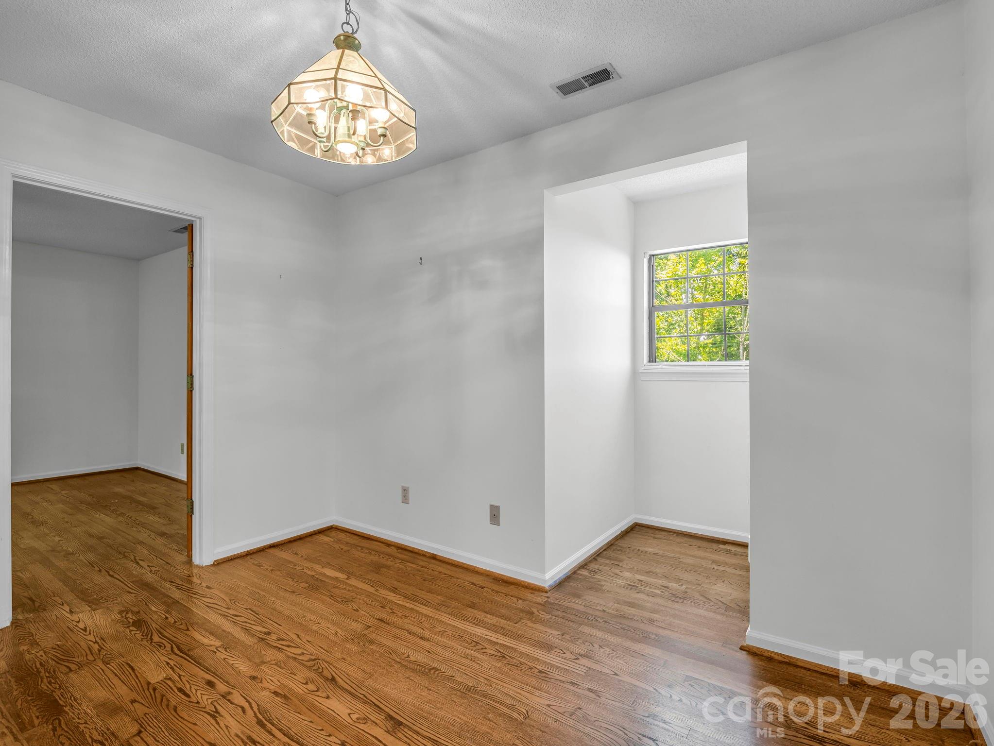 122 Birchwood Drive — Hendersonville