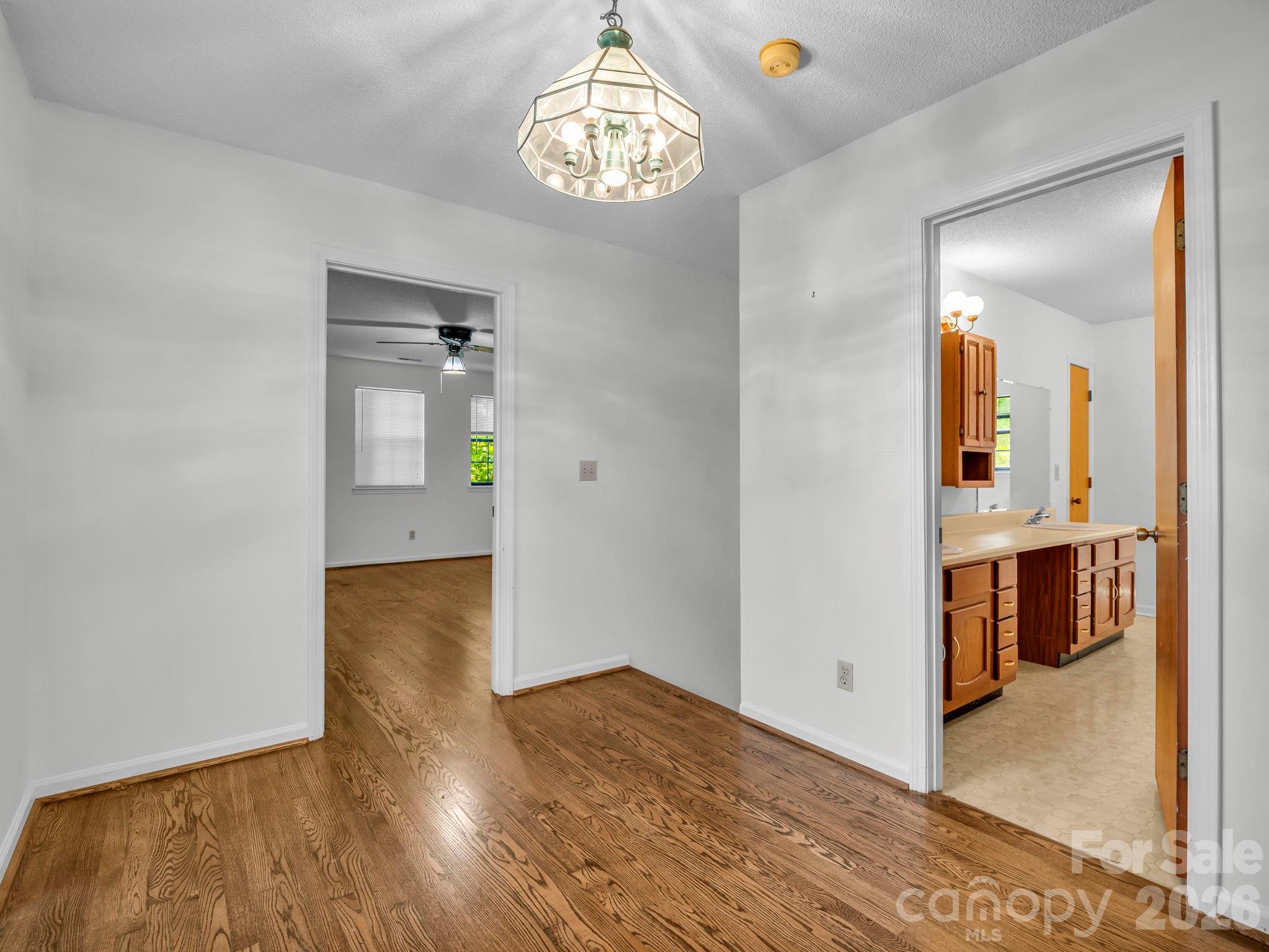 122 Birchwood Drive — Hendersonville