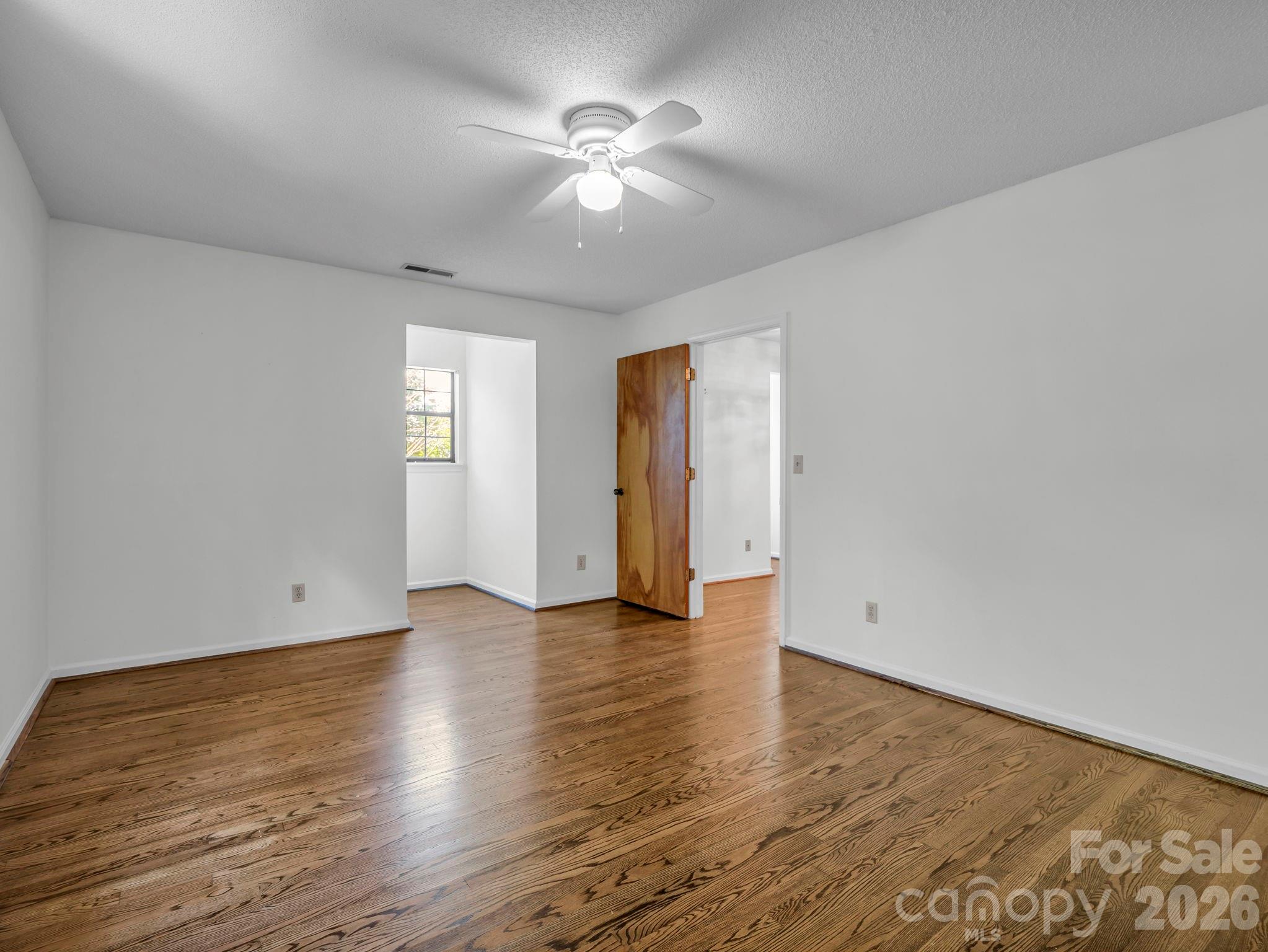 122 Birchwood Drive — Hendersonville