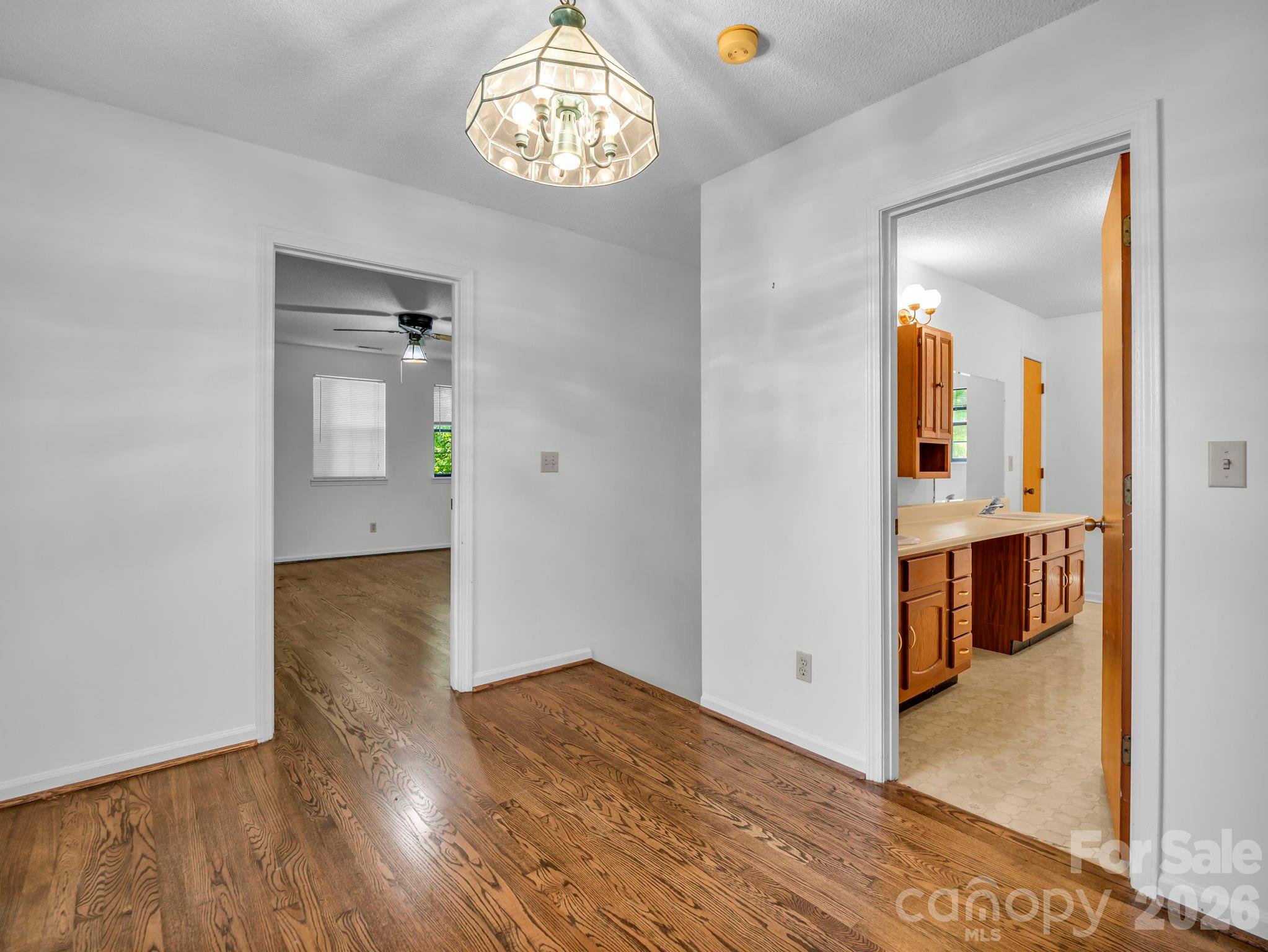 122 Birchwood Drive — Hendersonville