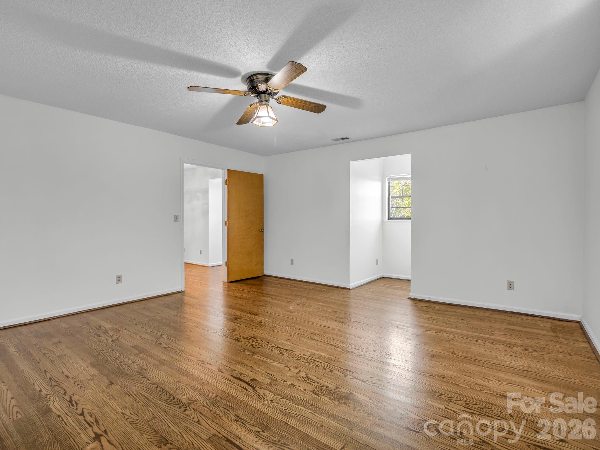 122 Birchwood Drive — Hendersonville