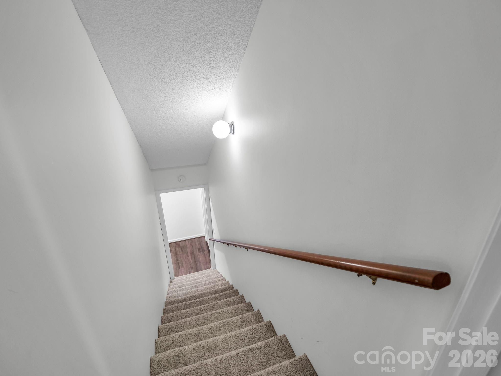 122 Birchwood Drive — Hendersonville