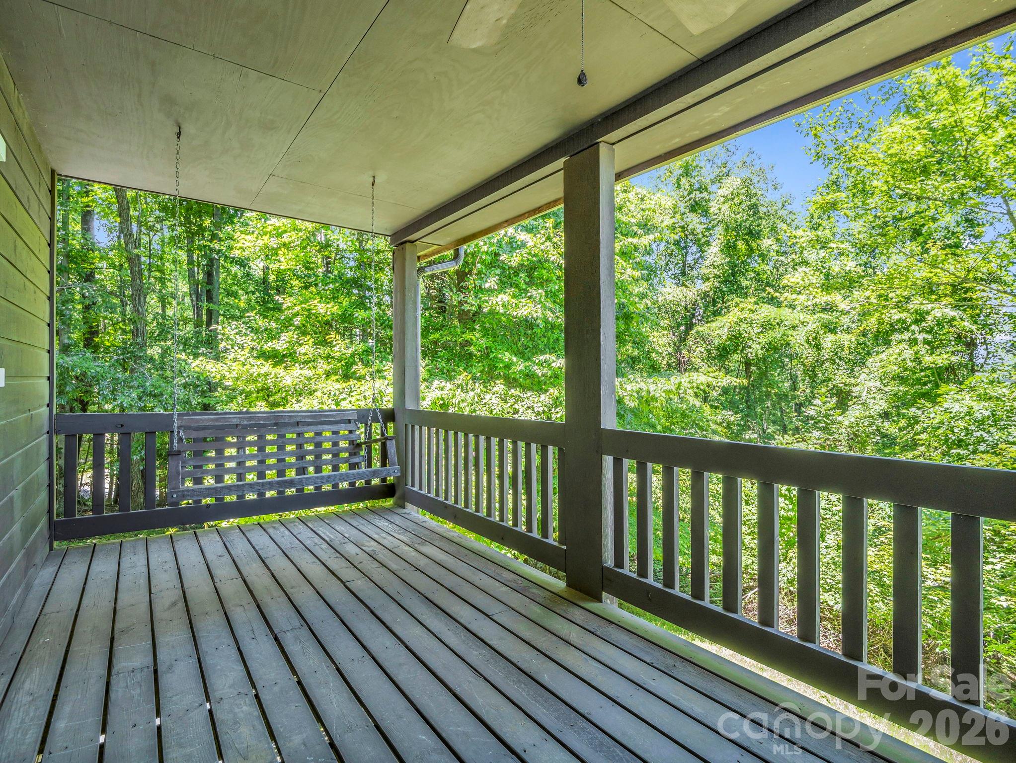 122 Birchwood Drive — Hendersonville