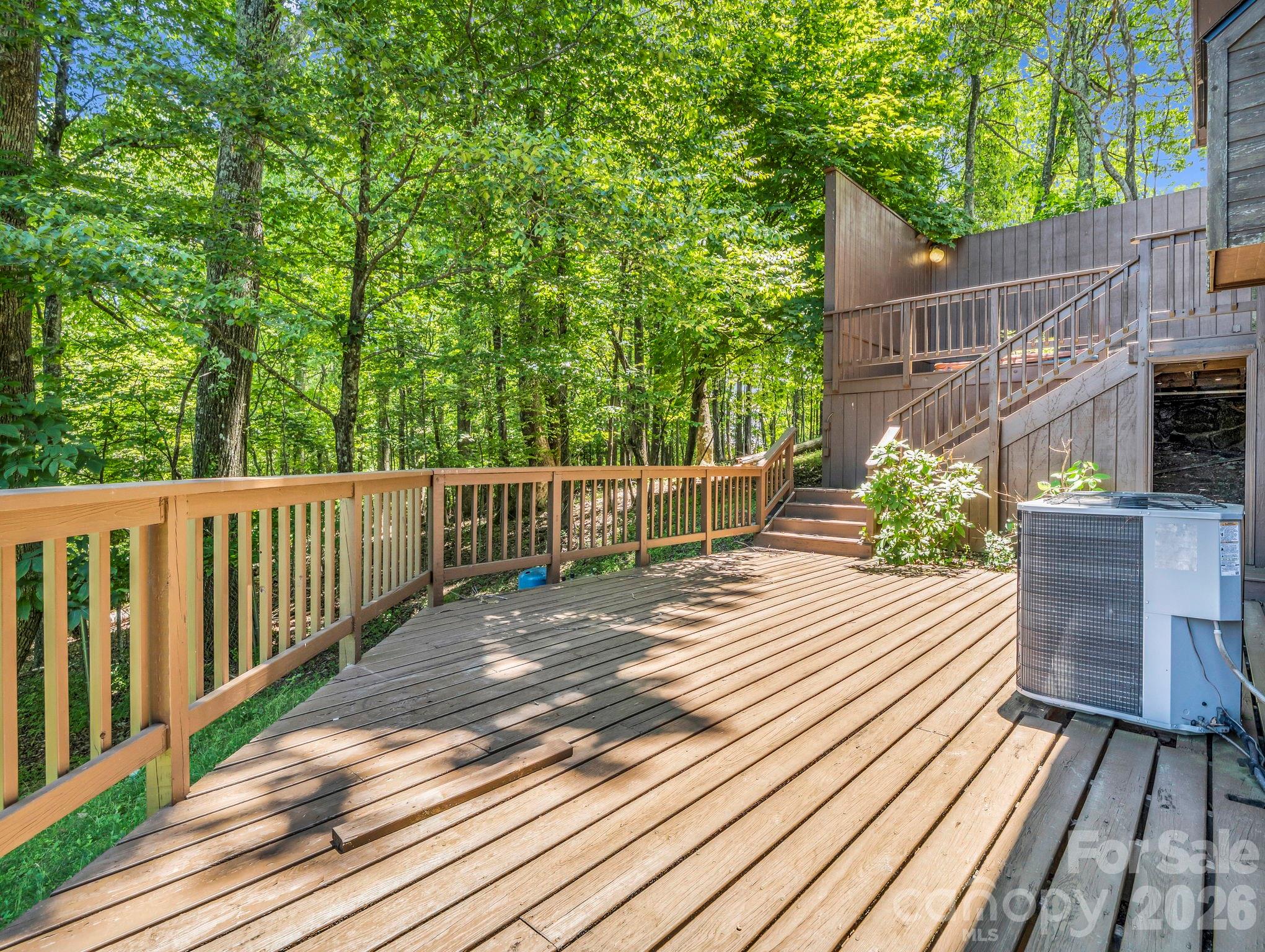 122 Birchwood Drive — Hendersonville