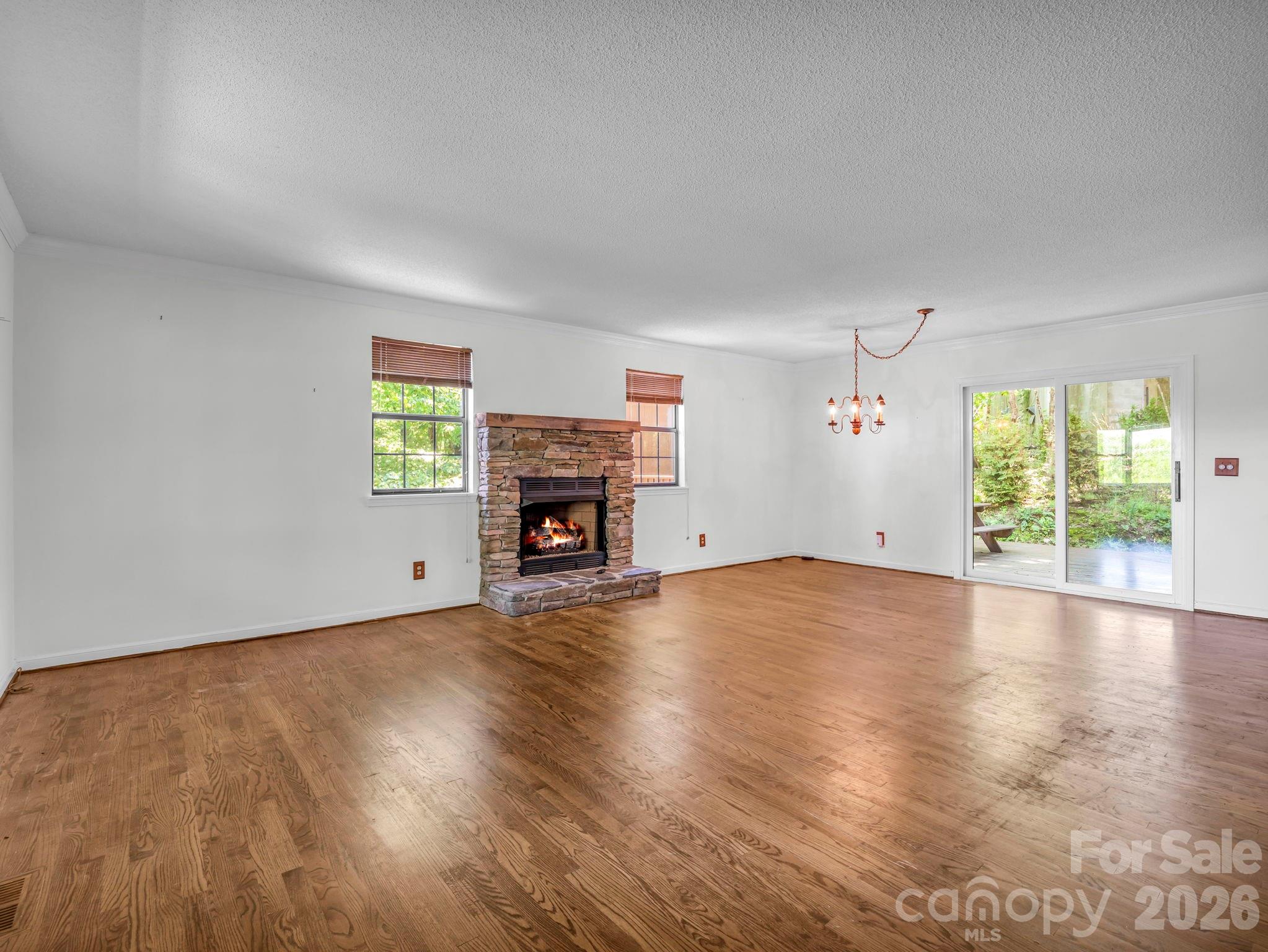 122 Birchwood Drive — Hendersonville