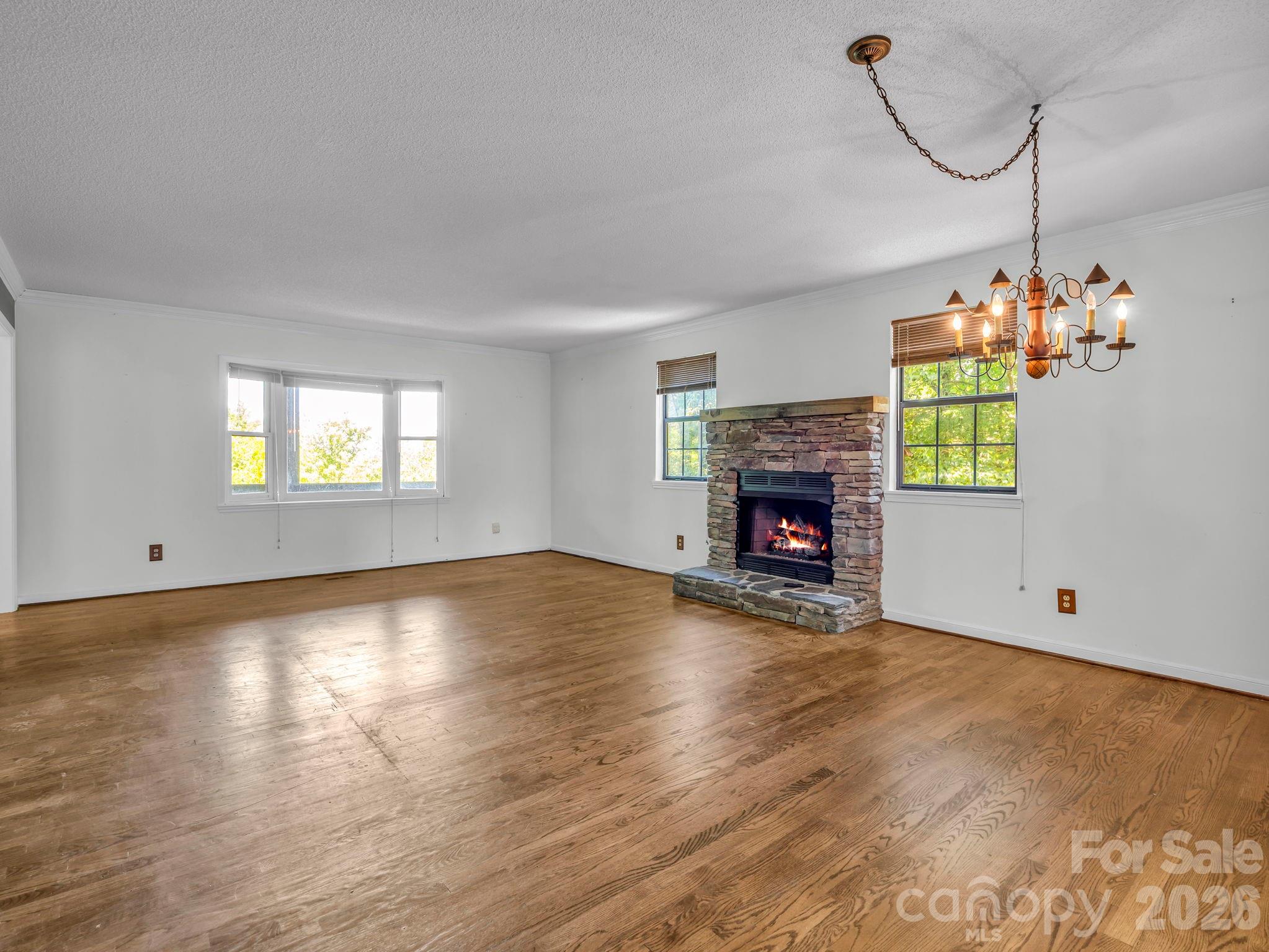 122 Birchwood Drive — Hendersonville