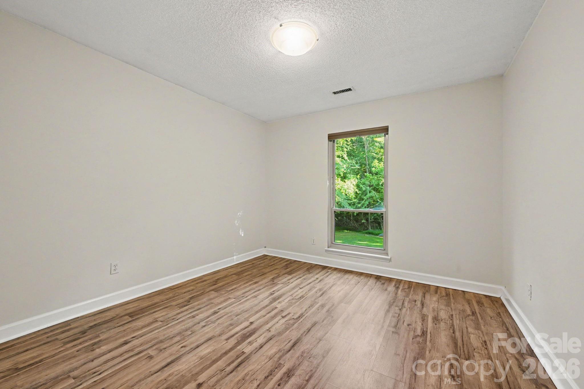 10006 Stoneleigh Lane — Charlotte