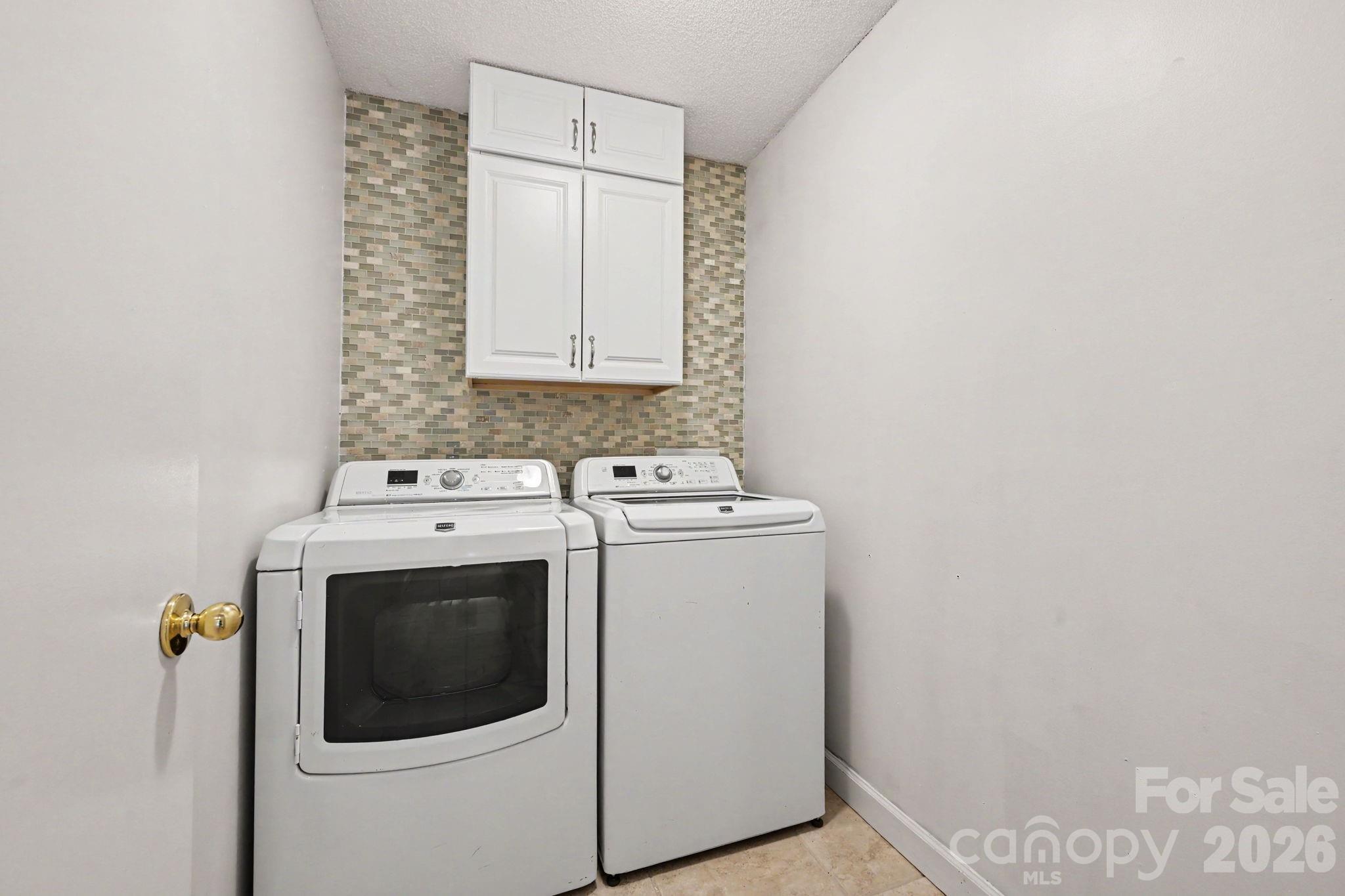 10006 Stoneleigh Lane — Charlotte
