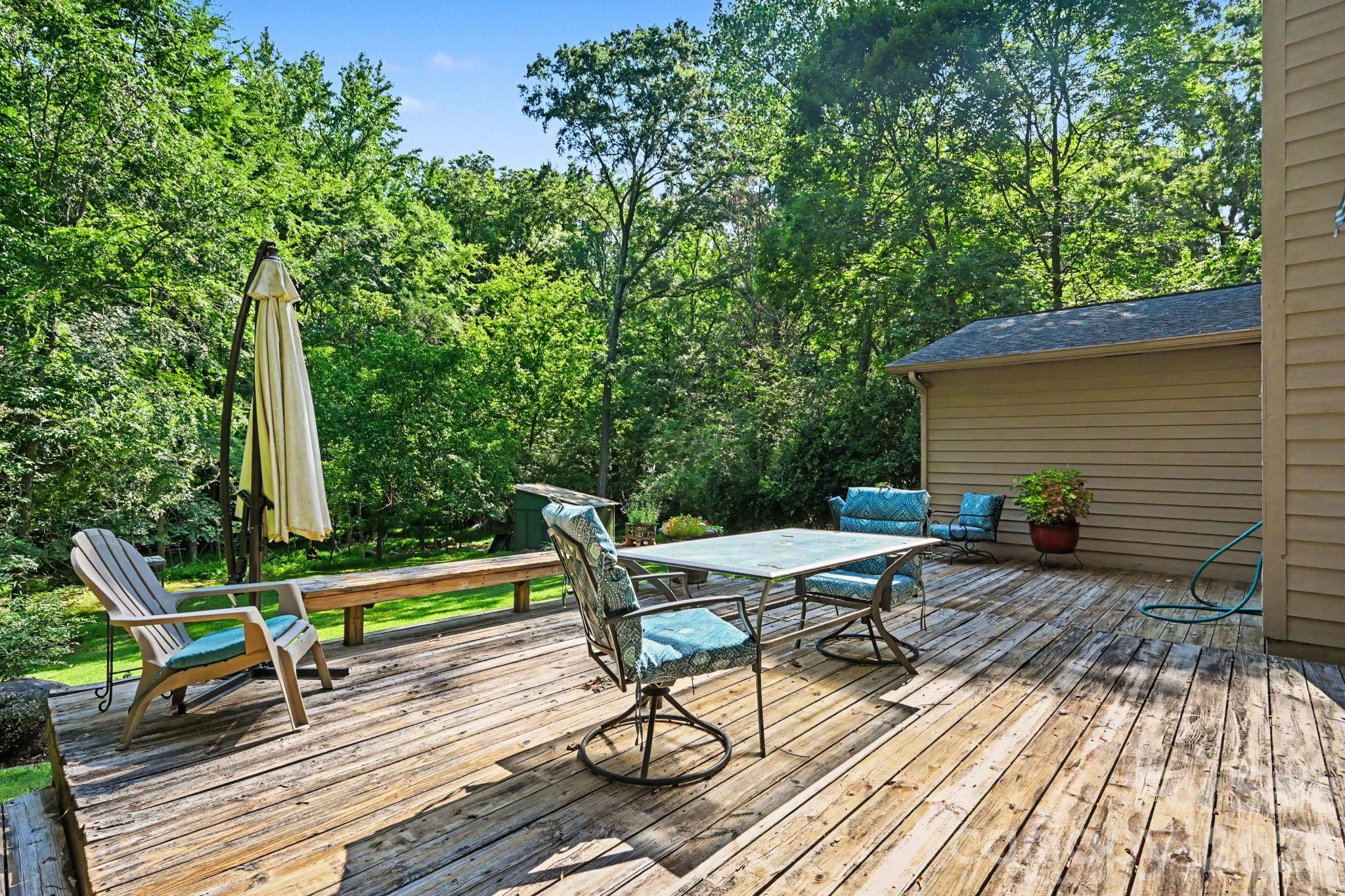 10006 Stoneleigh Lane — Charlotte