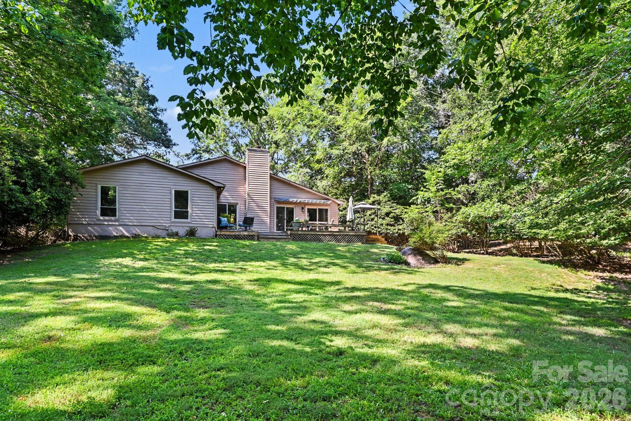 10006 Stoneleigh Lane — Charlotte