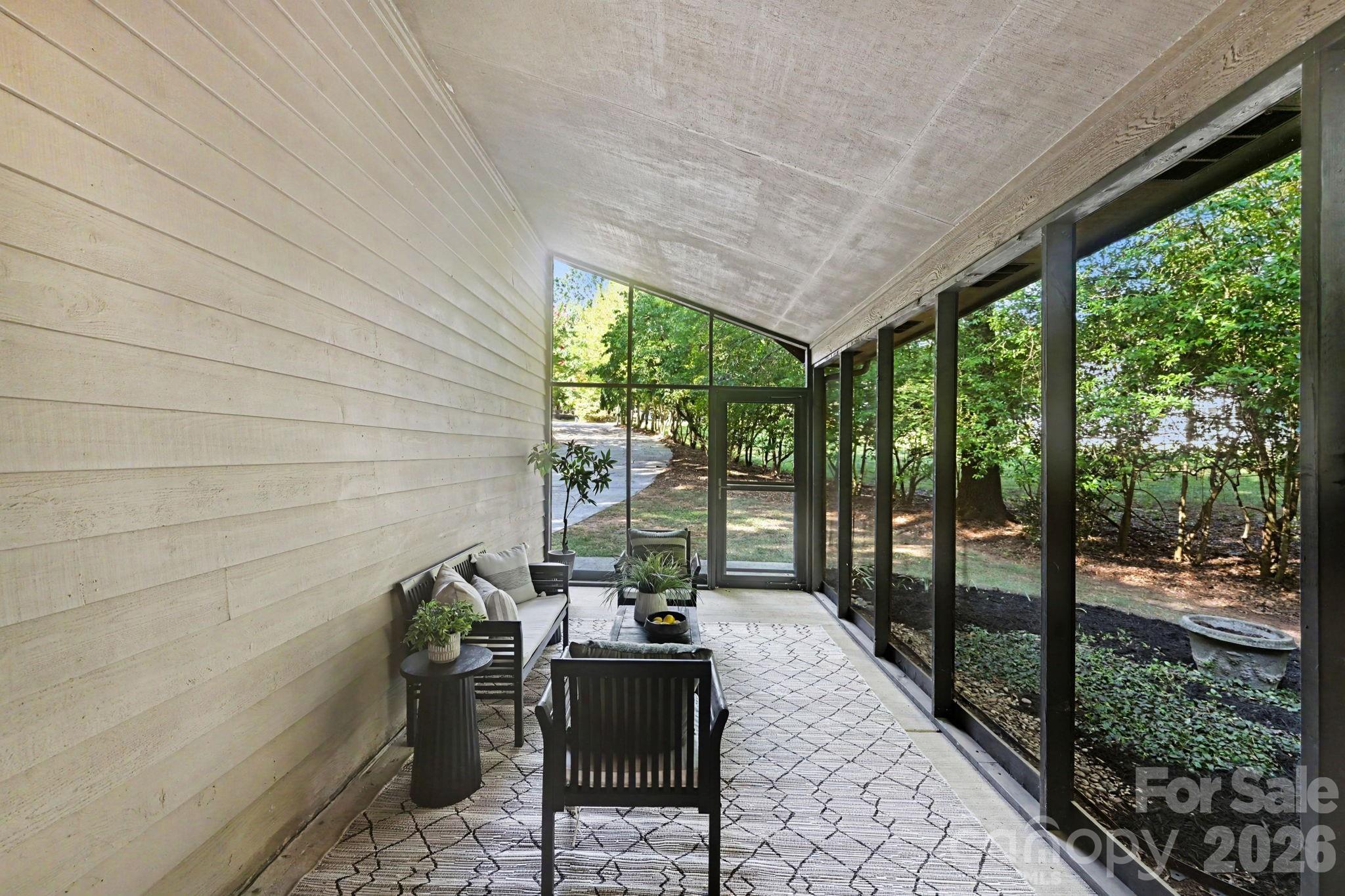 10006 Stoneleigh Lane — Charlotte