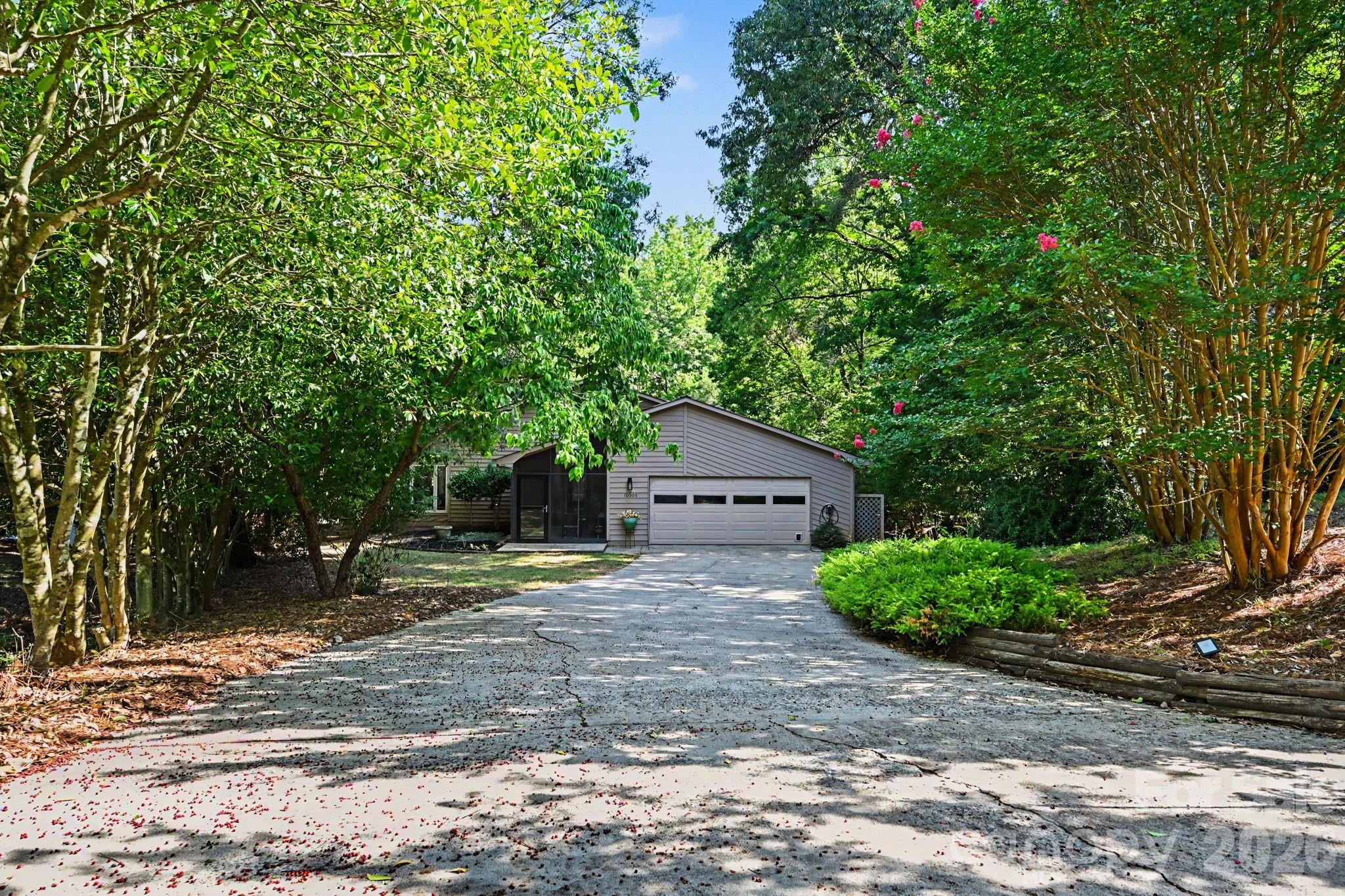 10006 Stoneleigh Lane — Charlotte