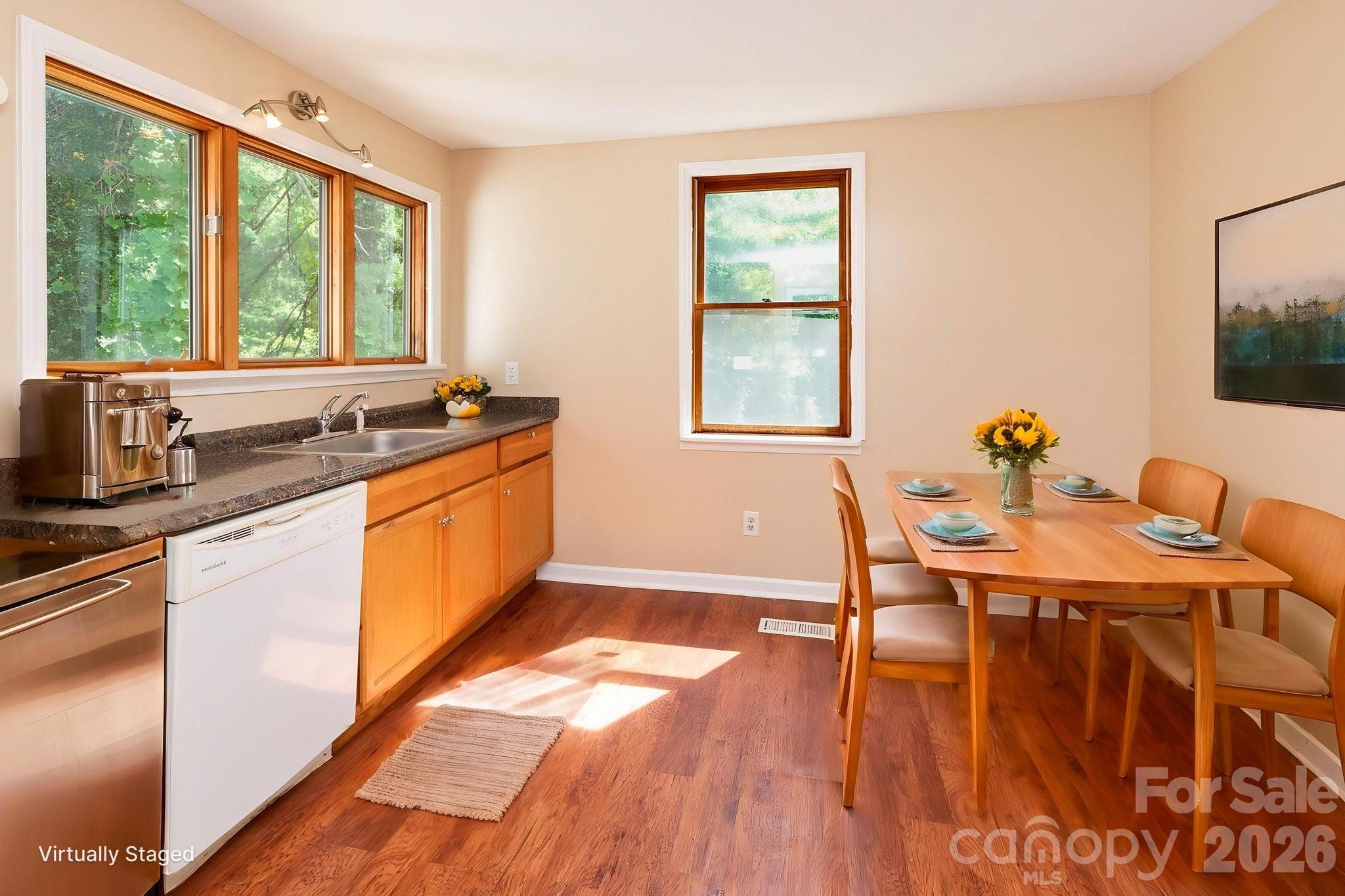 129 Shelburne Road — Asheville