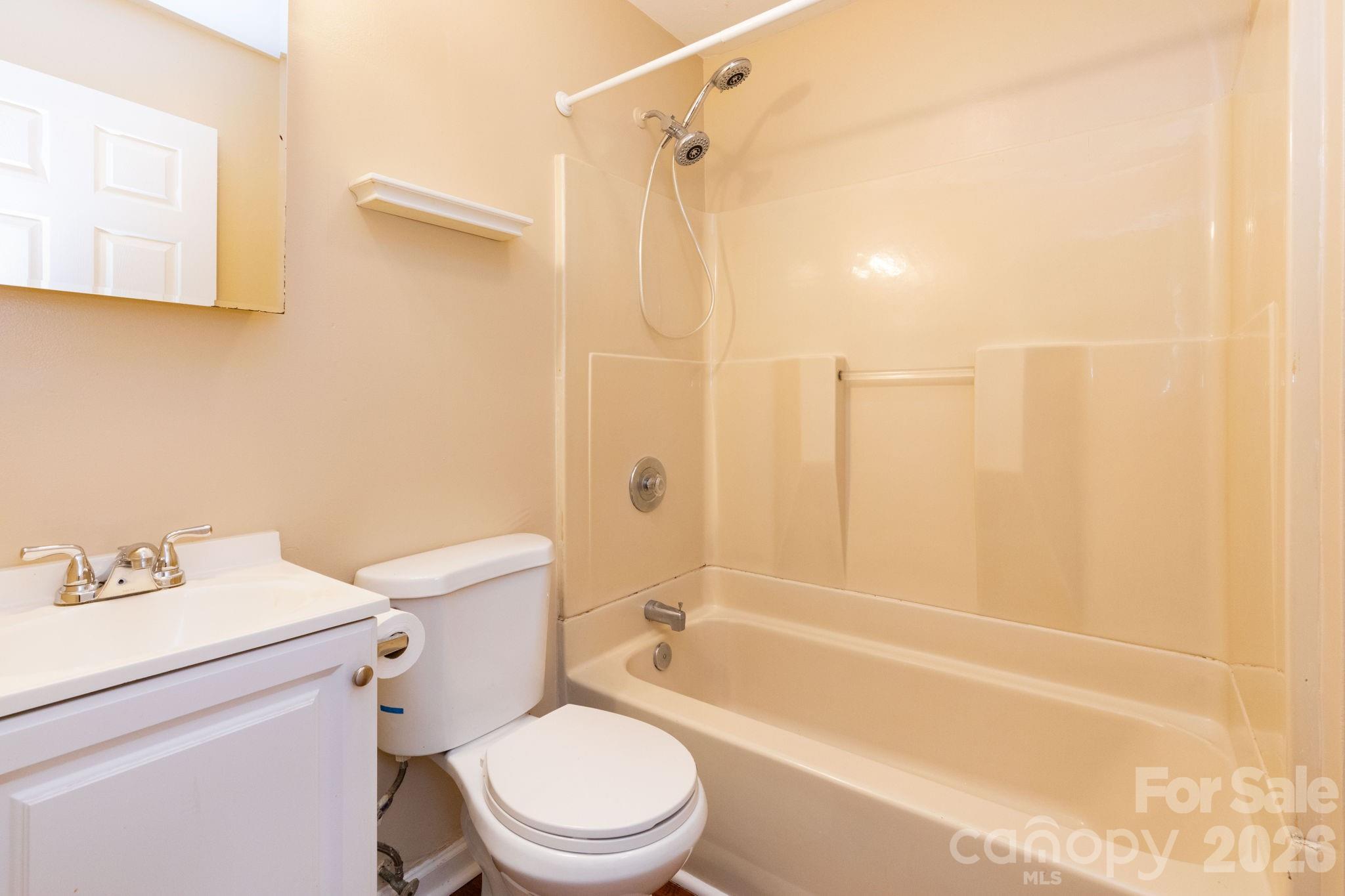 129 Shelburne Road — Asheville