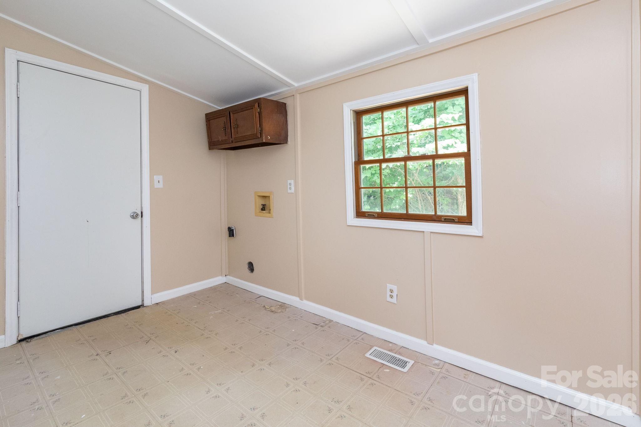 129 Shelburne Road — Asheville