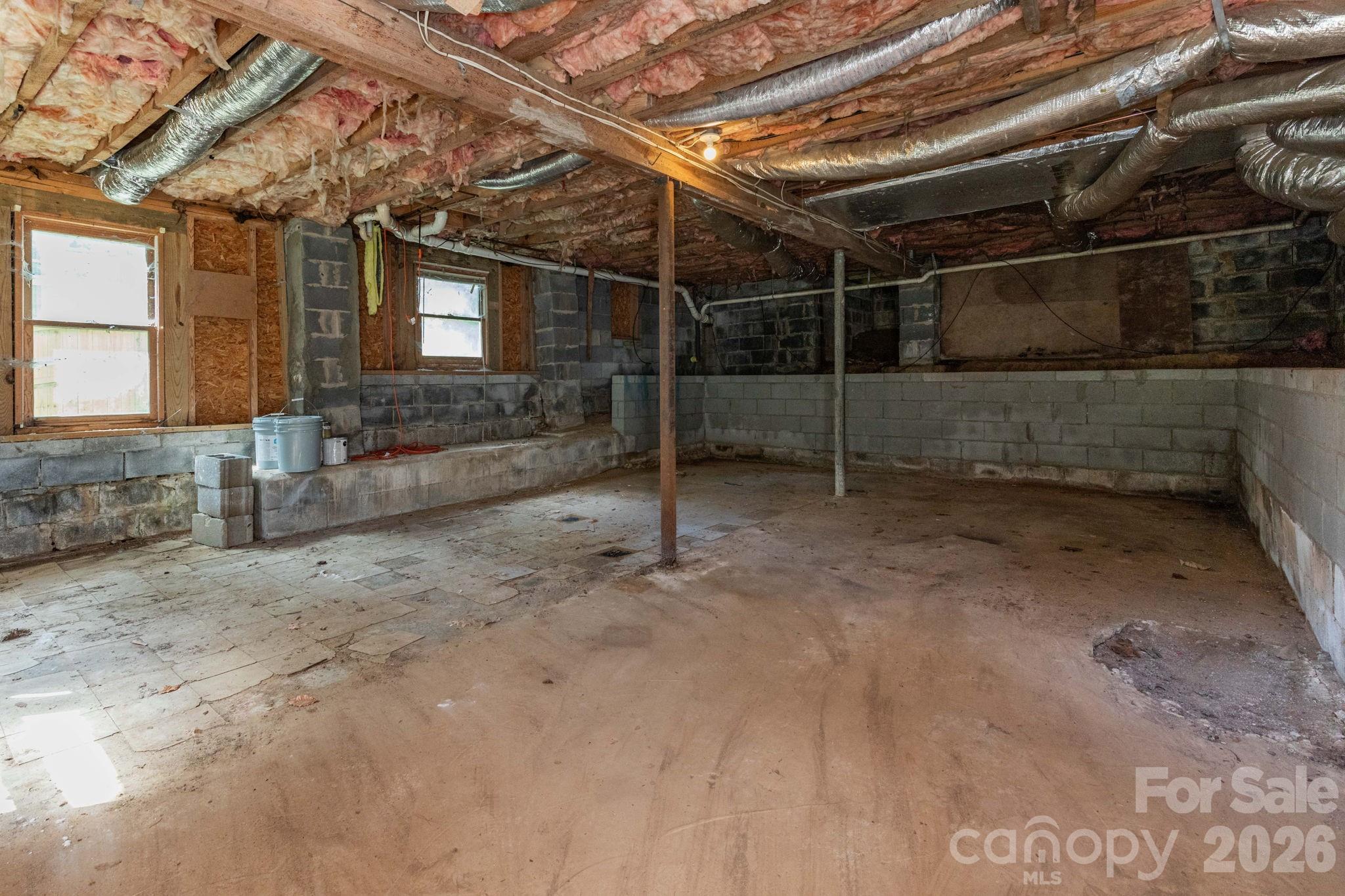 129 Shelburne Road — Asheville