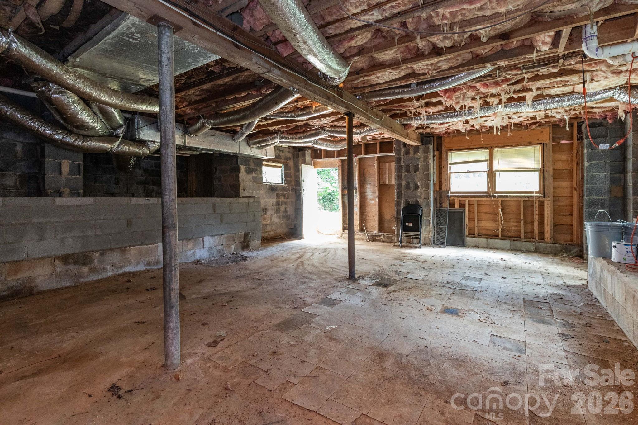 129 Shelburne Road — Asheville