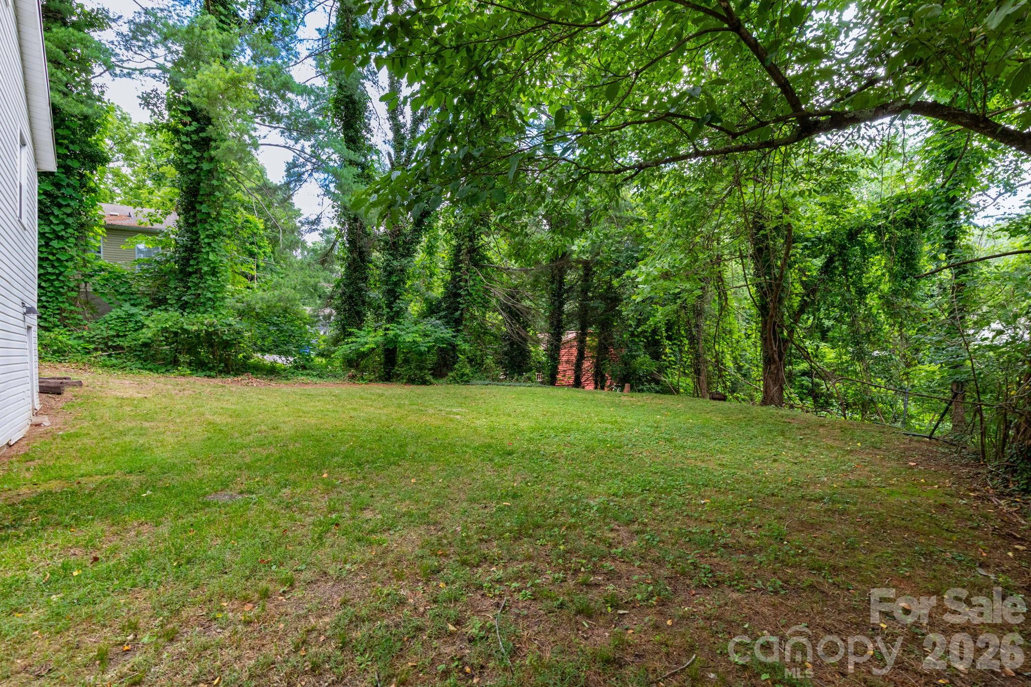 129 Shelburne Road — Asheville
