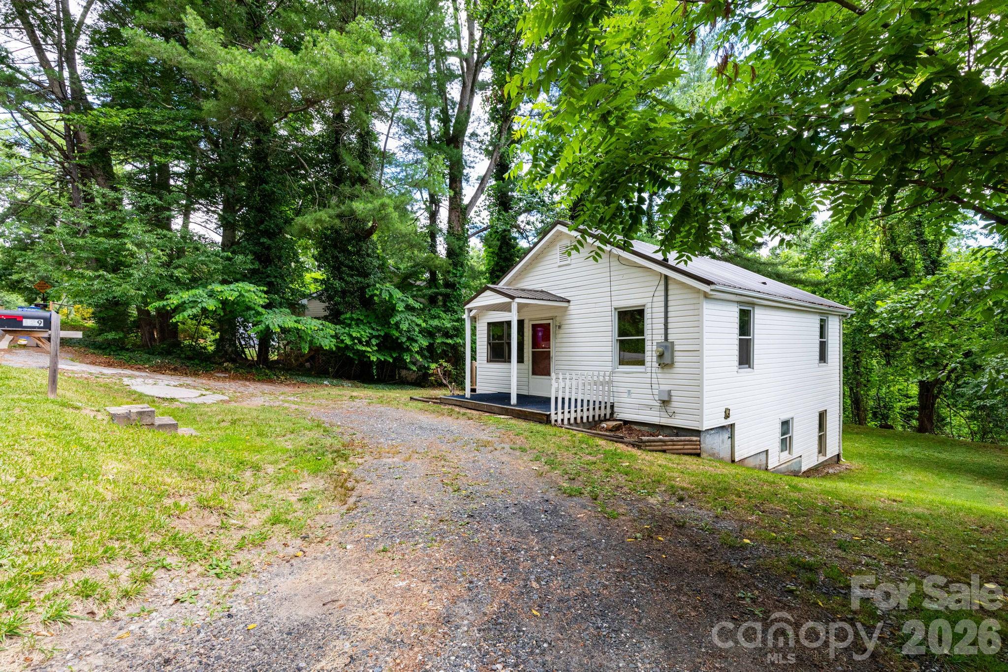 129 Shelburne Road — Asheville