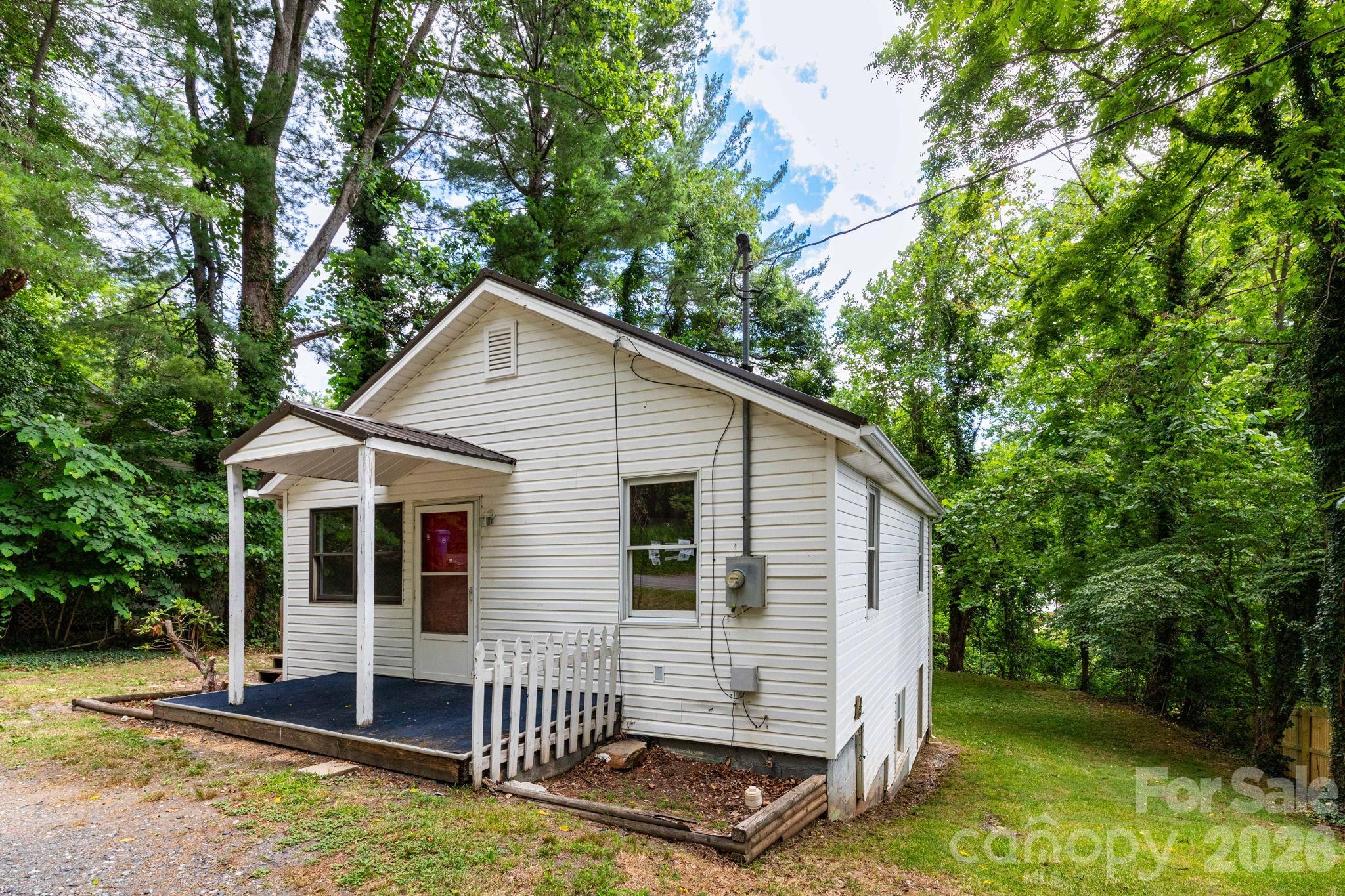 129 Shelburne Road — Asheville