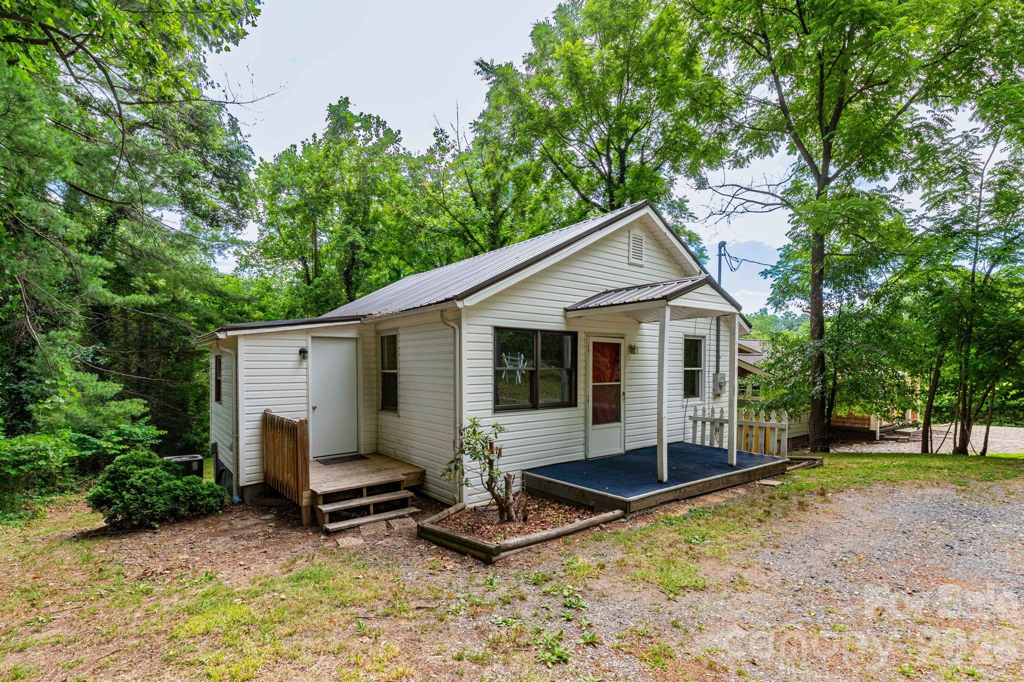 129 Shelburne Road — Asheville