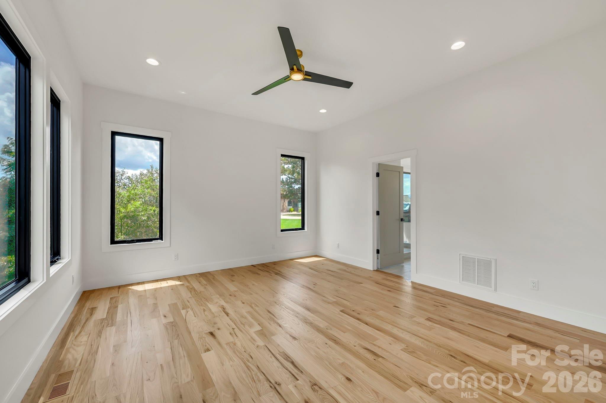 227 Pisgah Ridge Trail — Mills River