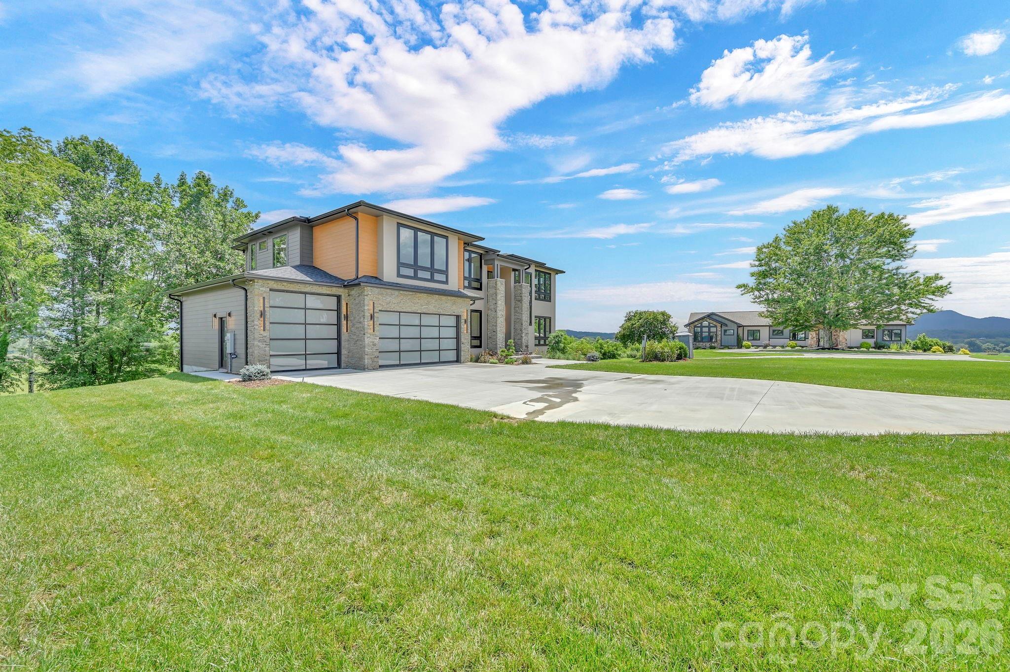 227 Pisgah Ridge Trail — Mills River