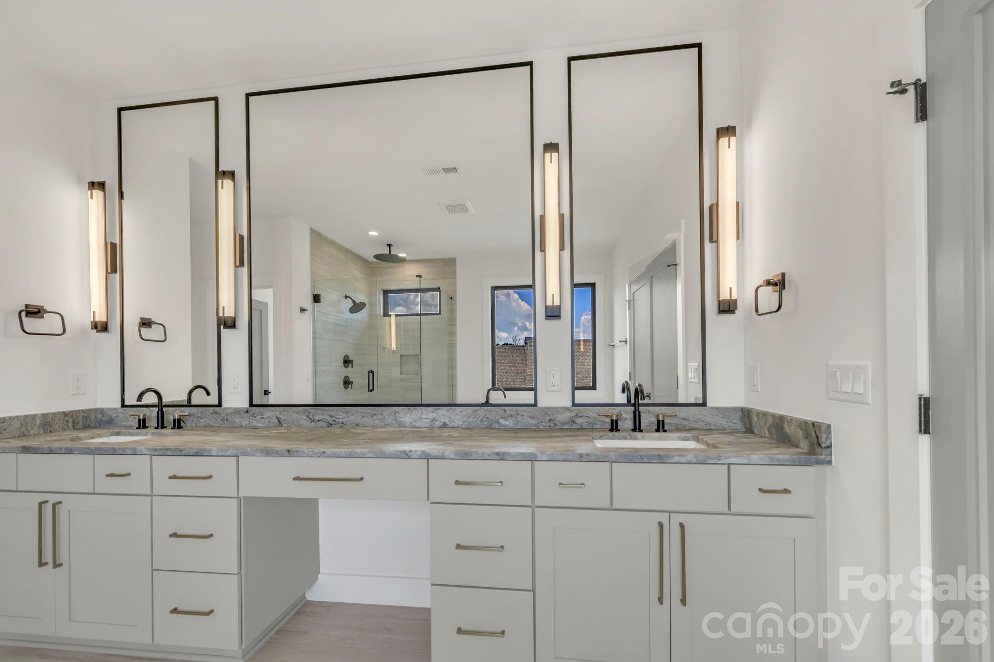 227 Pisgah Ridge Trail — Mills River
