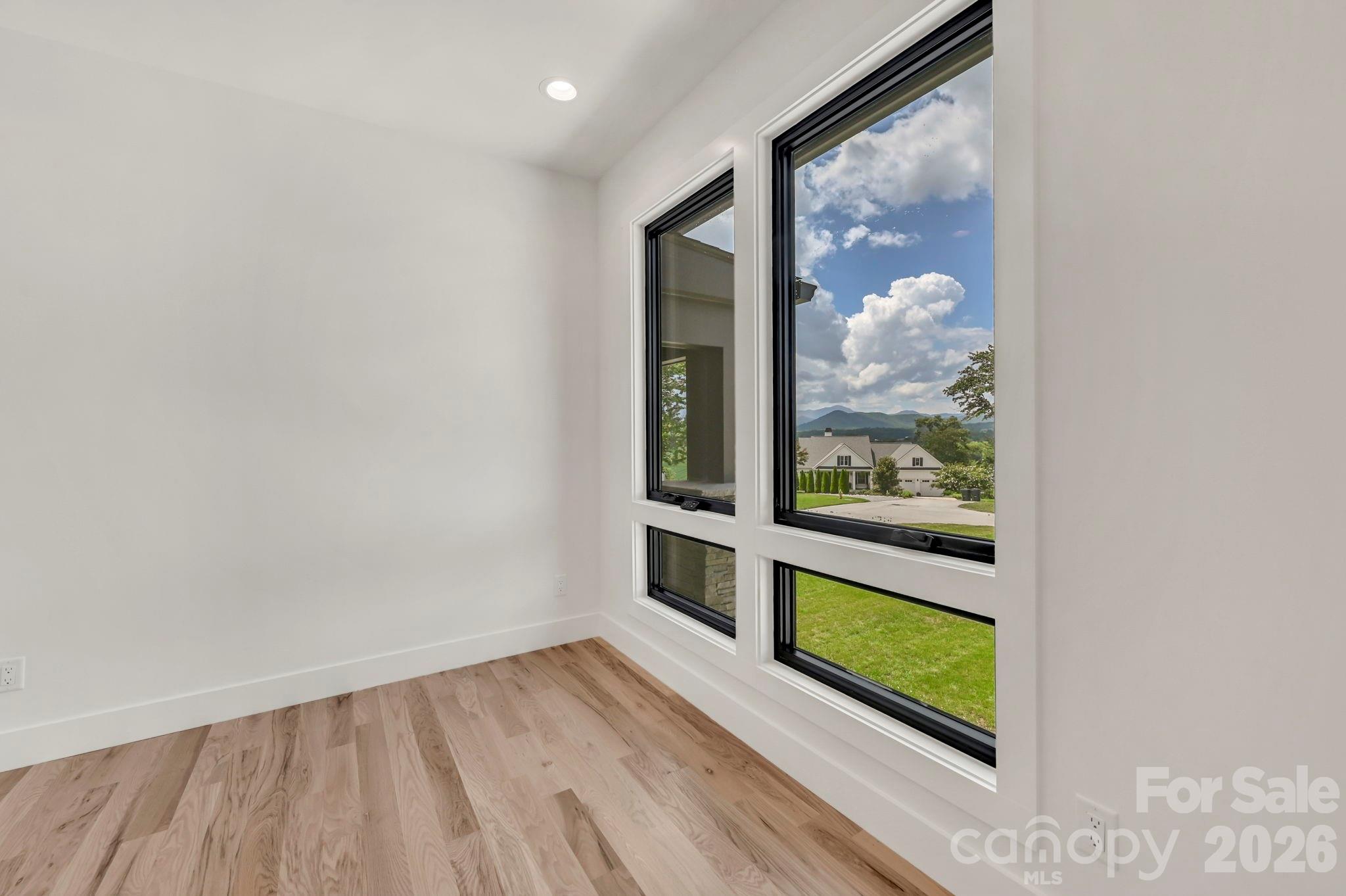 227 Pisgah Ridge Trail — Mills River