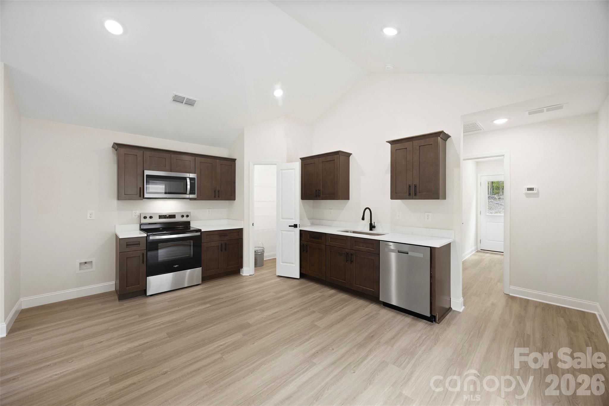 204 Knollwood Circle — Albemarle