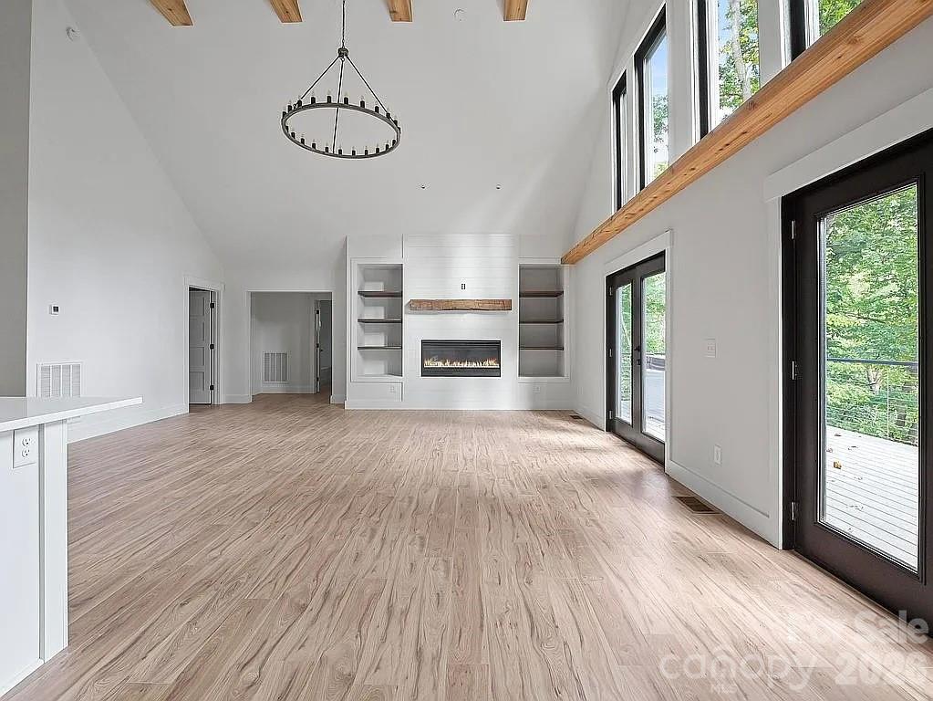 384 Cascada Vista Drive — Chimney Rock