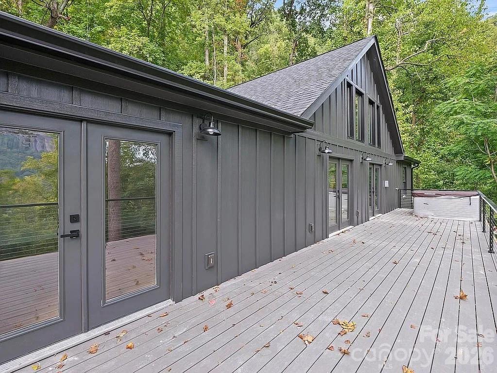 384 Cascada Vista Drive — Chimney Rock