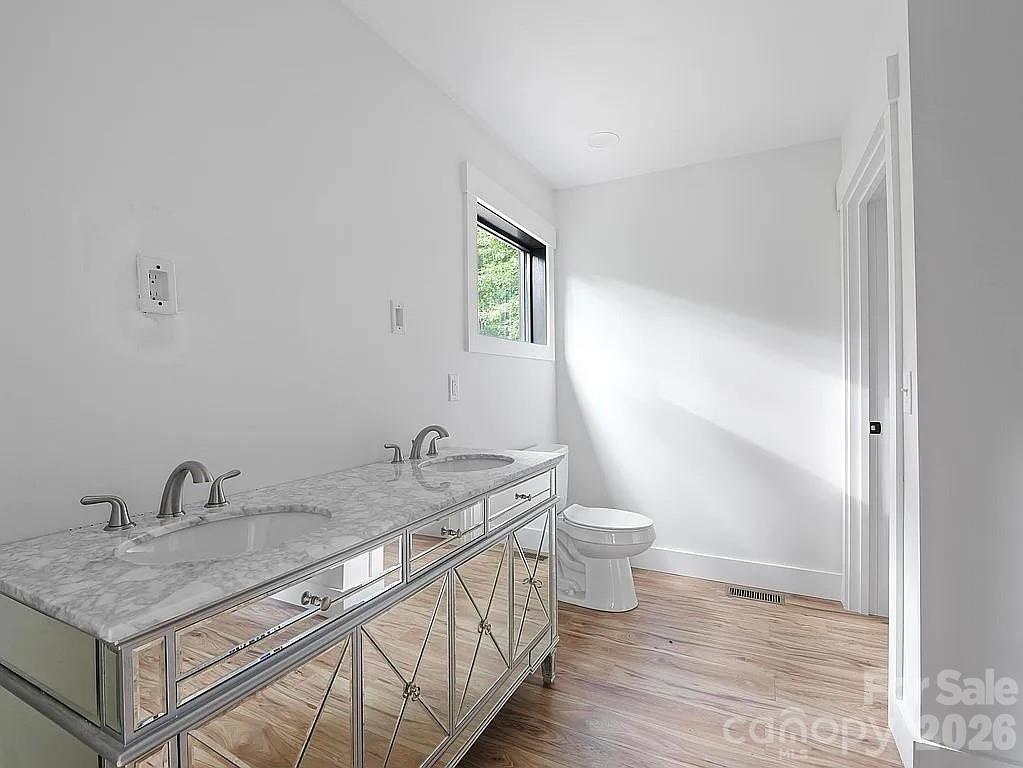 384 Cascada Vista Drive — Chimney Rock