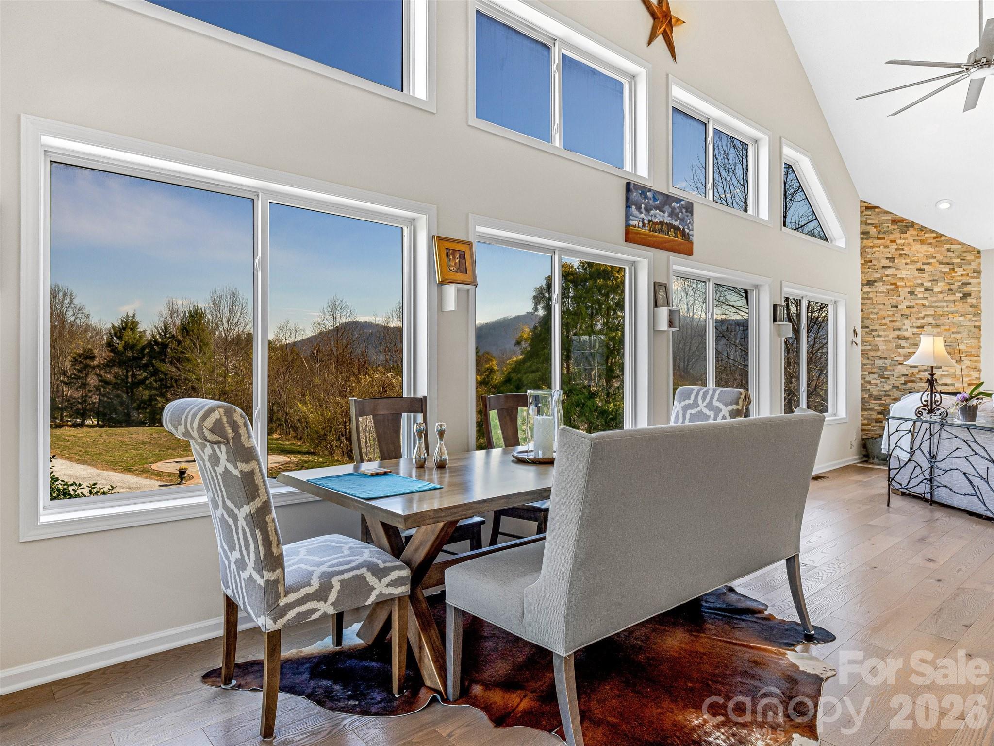 150 Hobby Horse Lane — Hendersonville