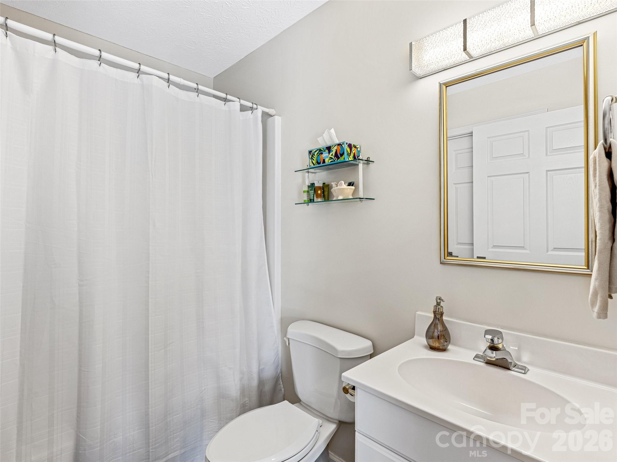 150 Hobby Horse Lane — Hendersonville