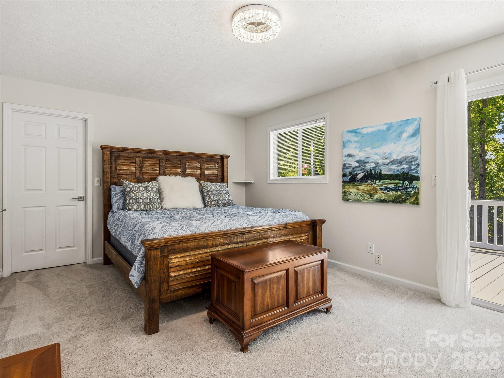 150 Hobby Horse Lane — Hendersonville