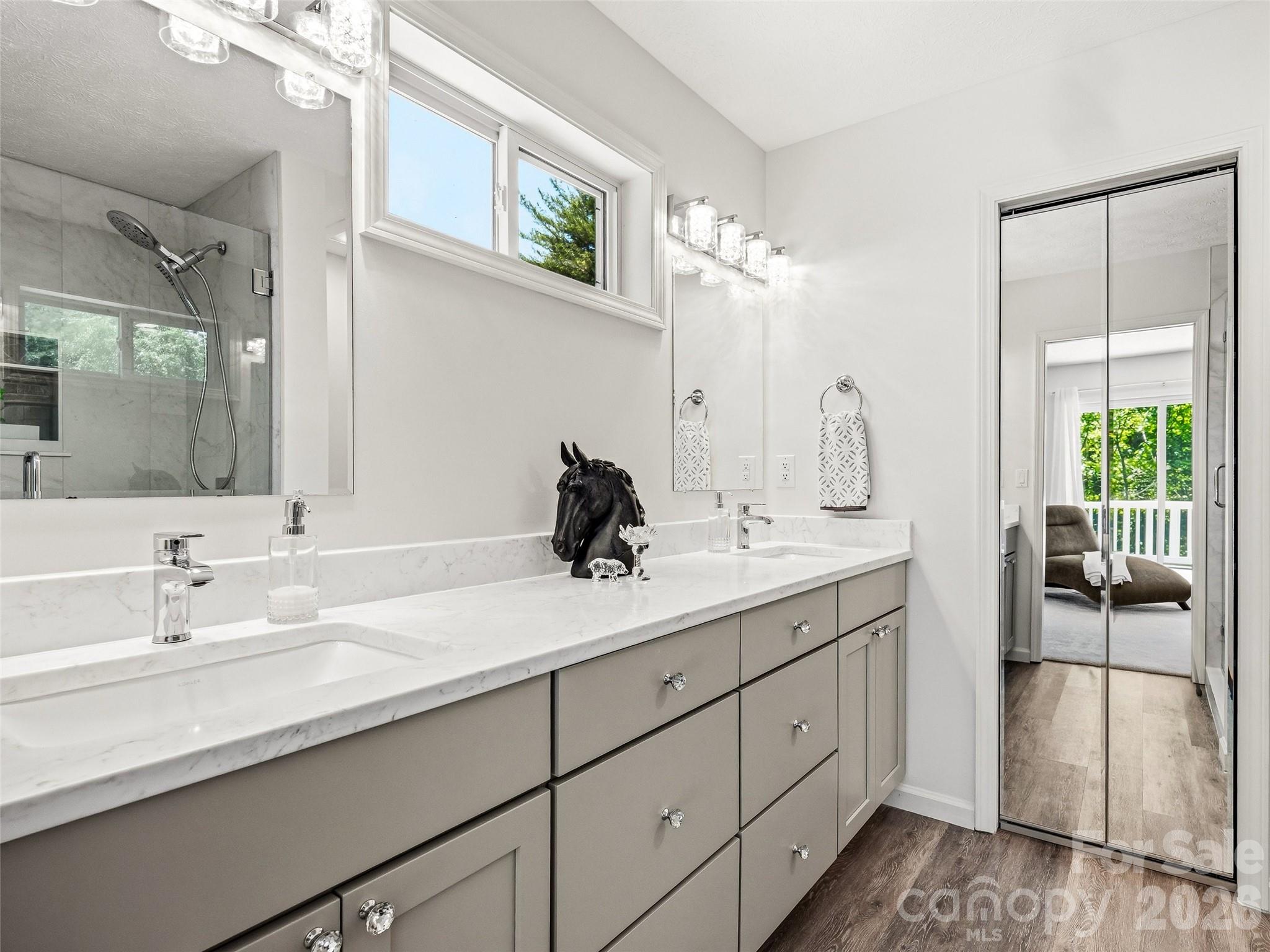 150 Hobby Horse Lane — Hendersonville