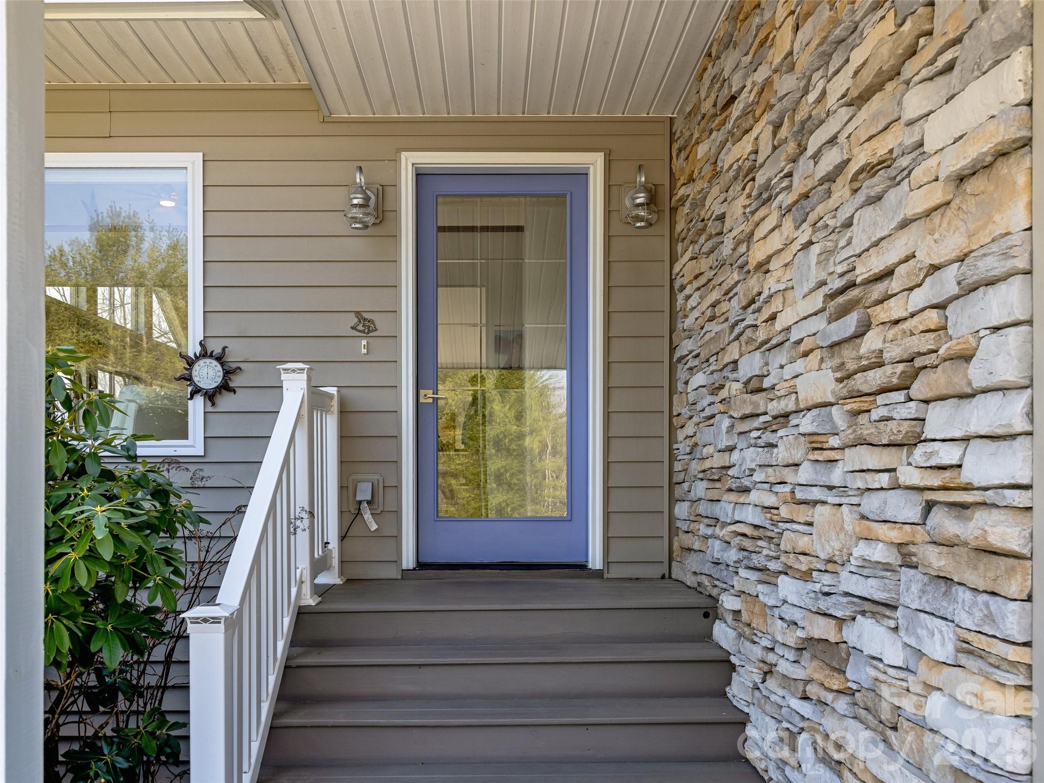 150 Hobby Horse Lane — Hendersonville