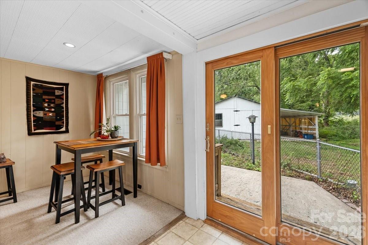 196 E French Broad Street — Brevard