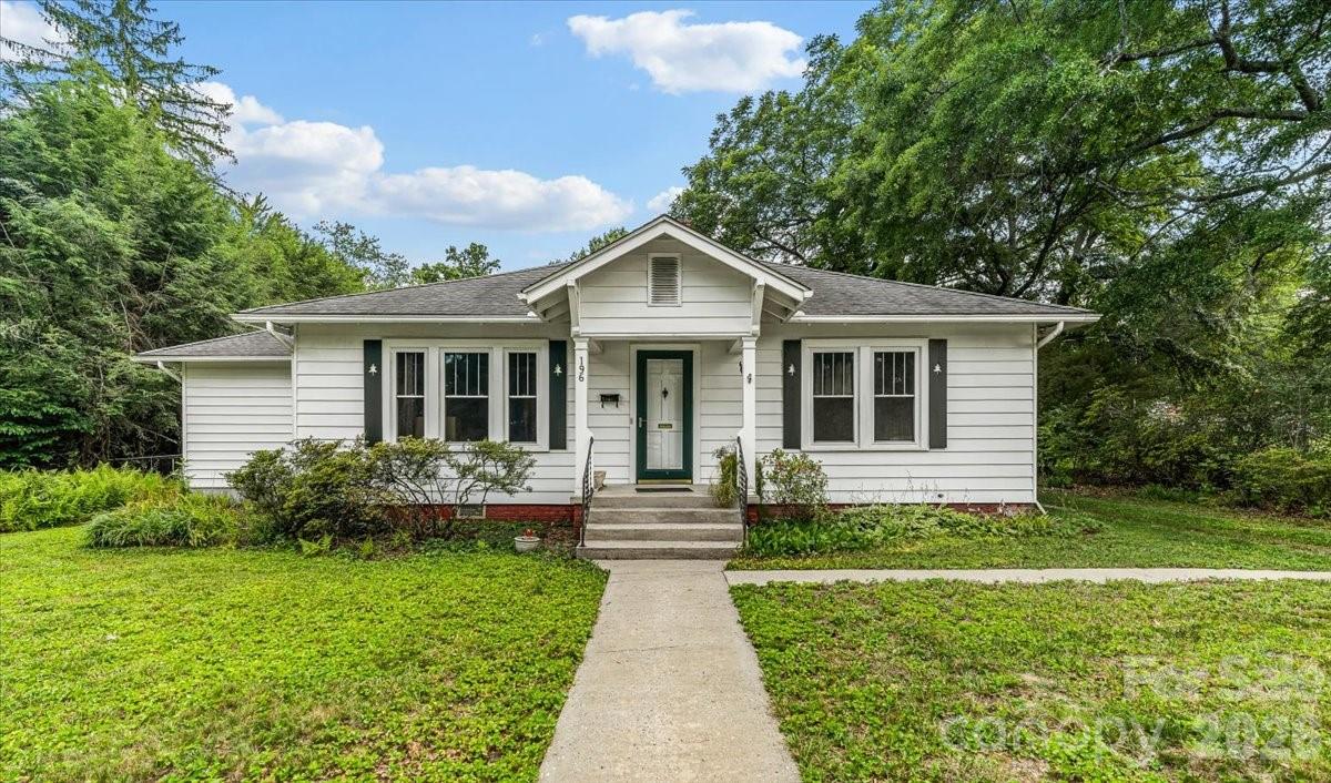 196 E French Broad Street — Brevard