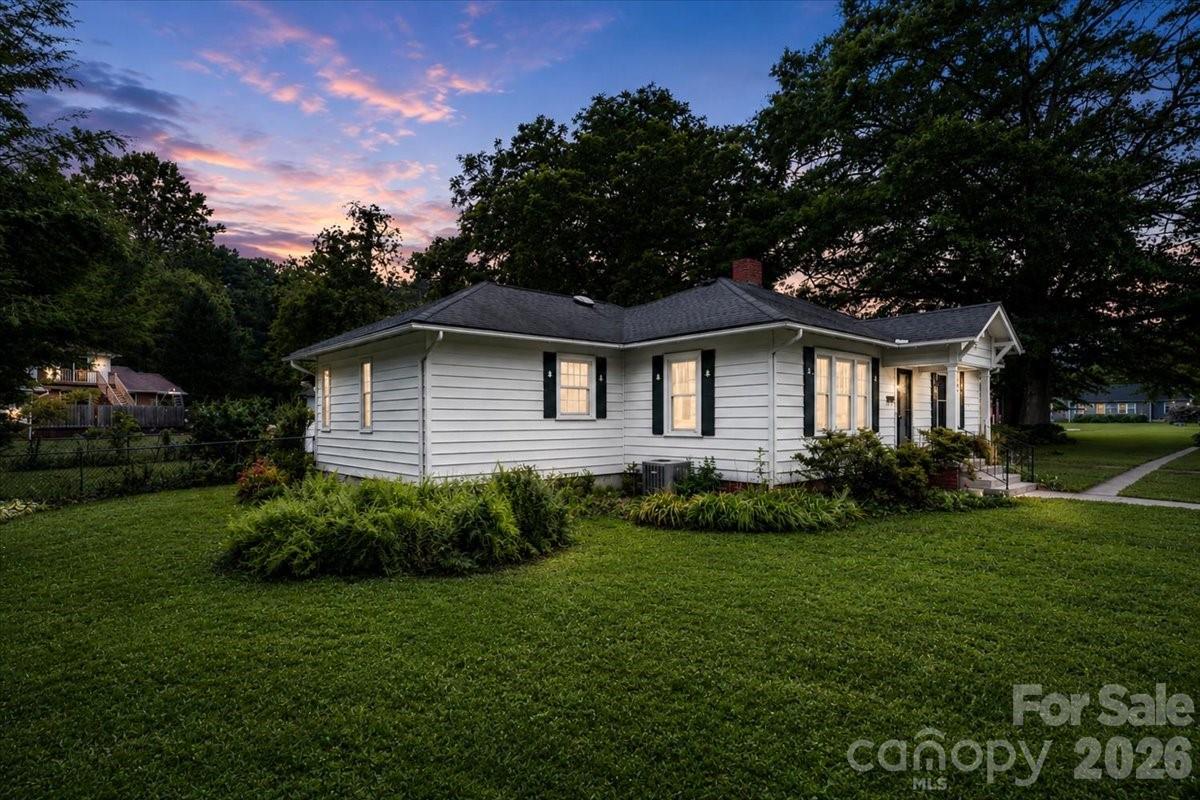 196 E French Broad Street — Brevard