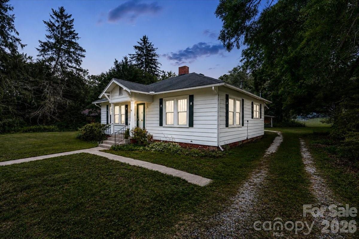 196 E French Broad Street — Brevard