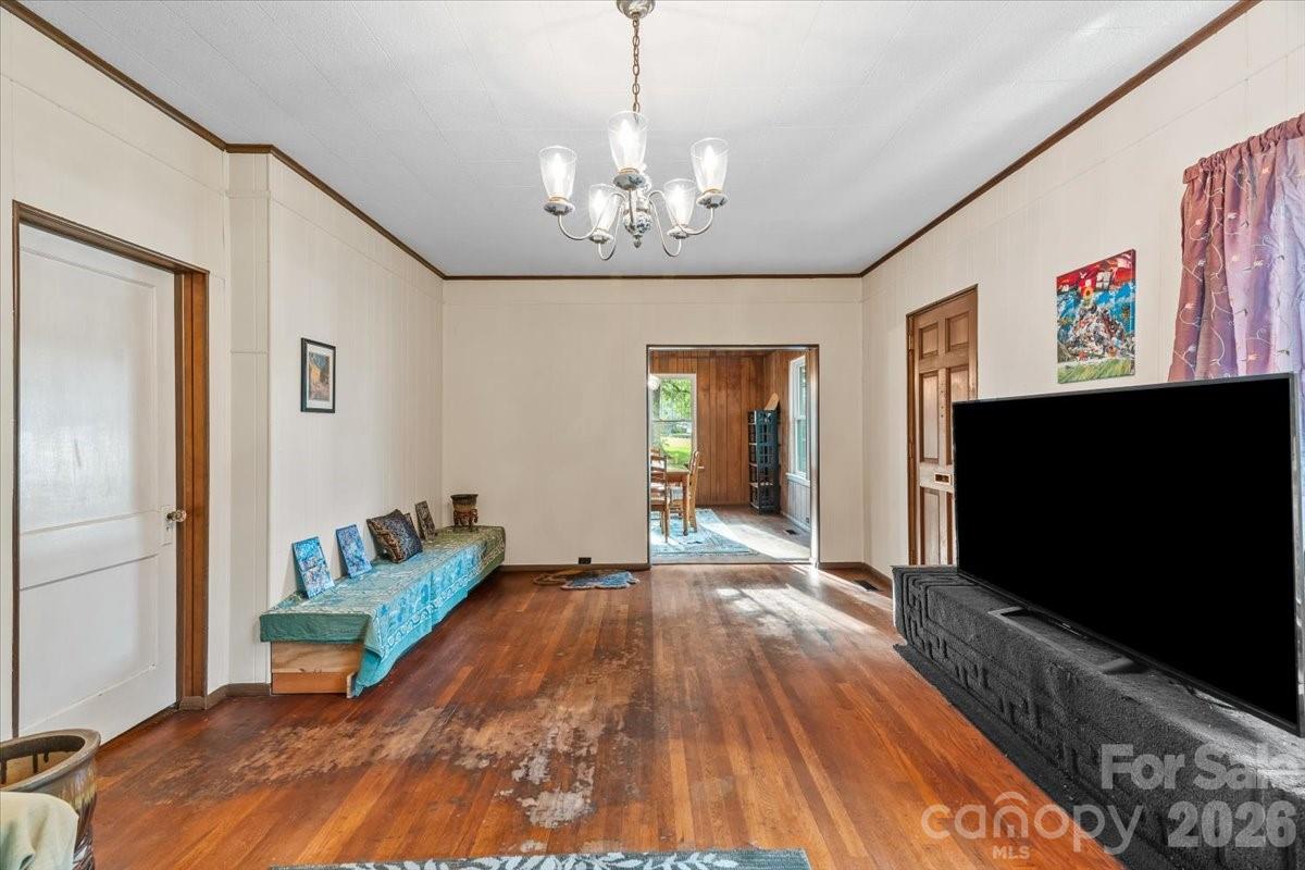 196 E French Broad Street — Brevard