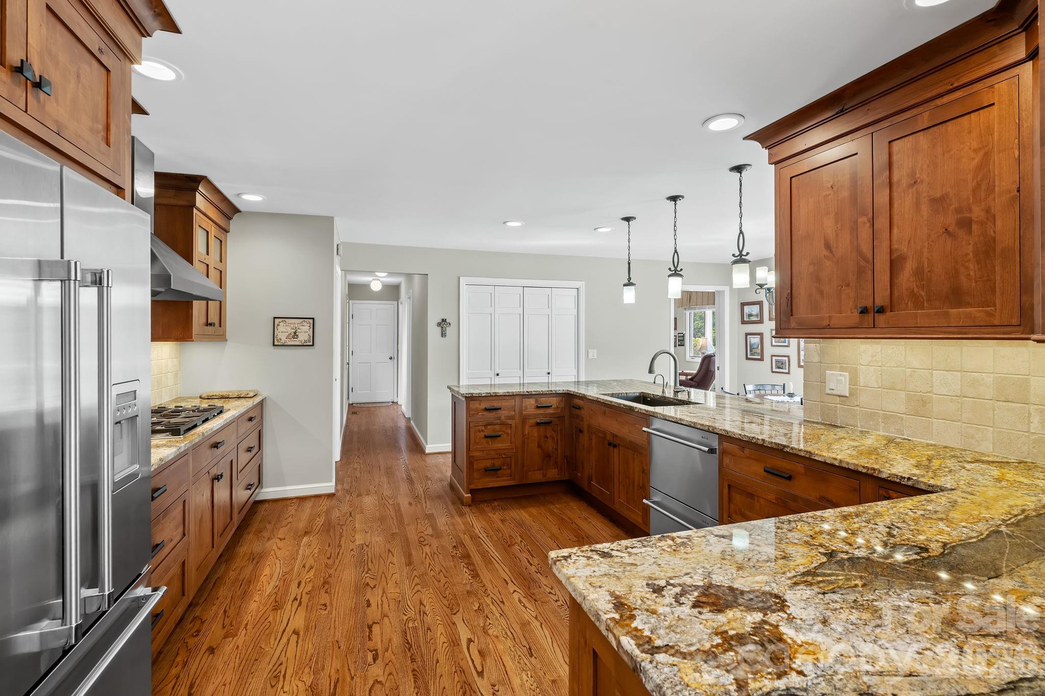 52 Clubside Drive — Asheville