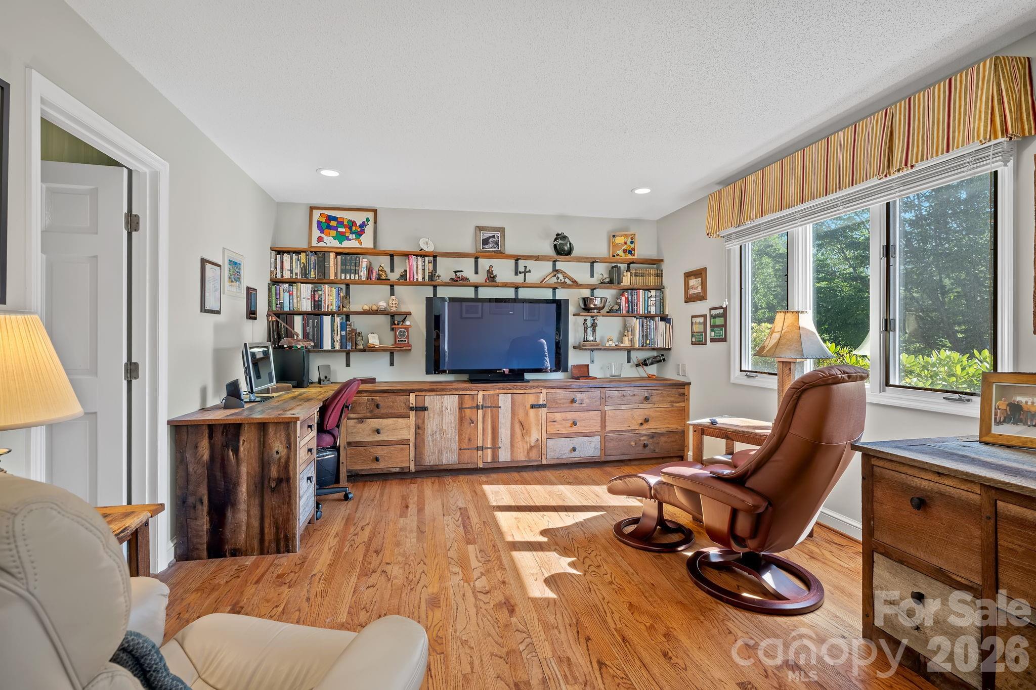52 Clubside Drive — Asheville