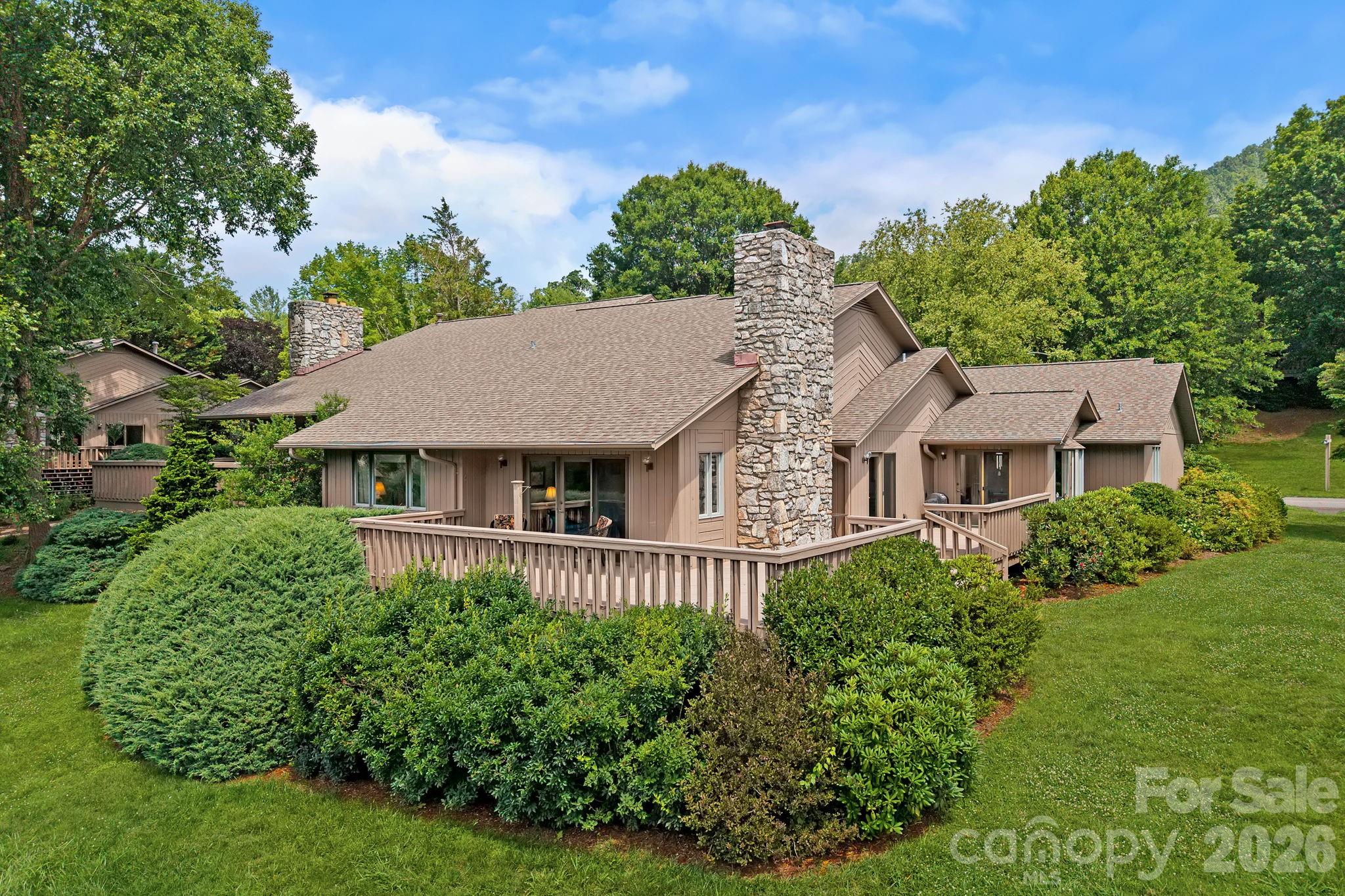 52 Clubside Drive — Asheville
